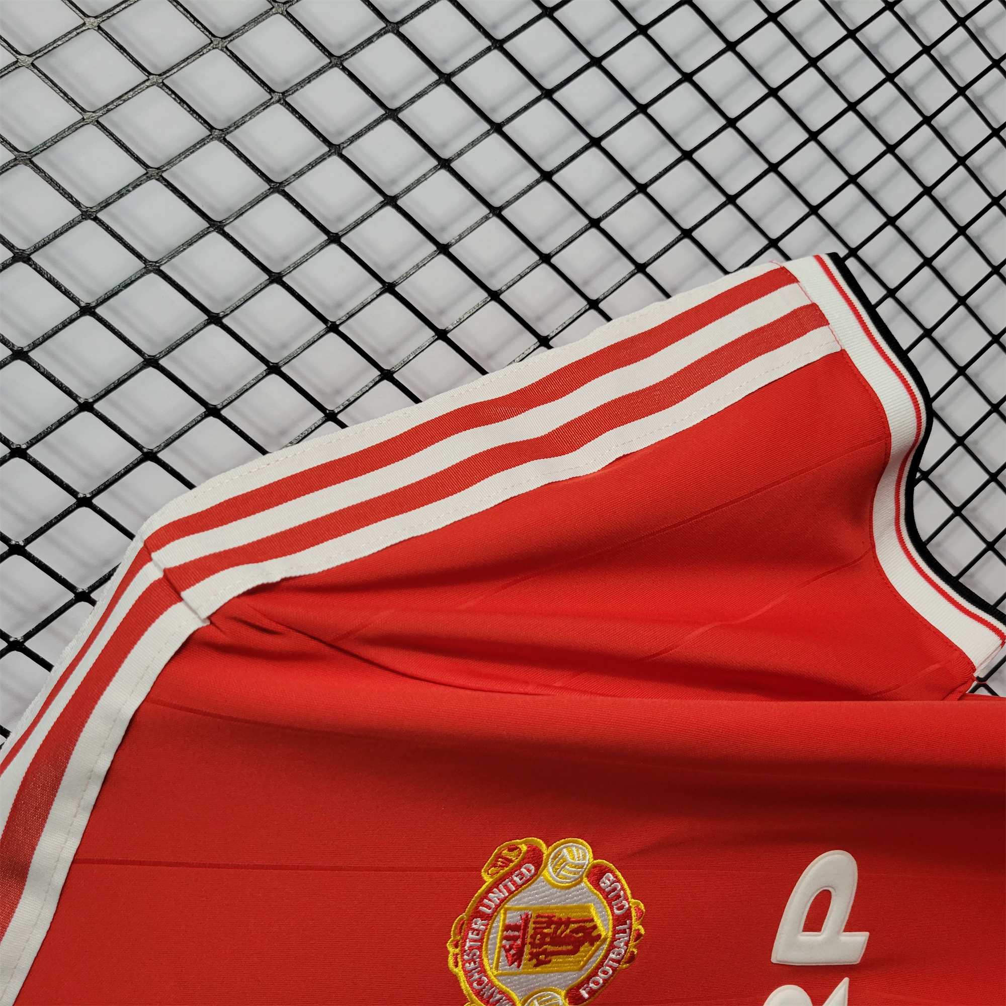 AlphaJersey-Retro Manchester United 83-84 Home Stadium Jersey