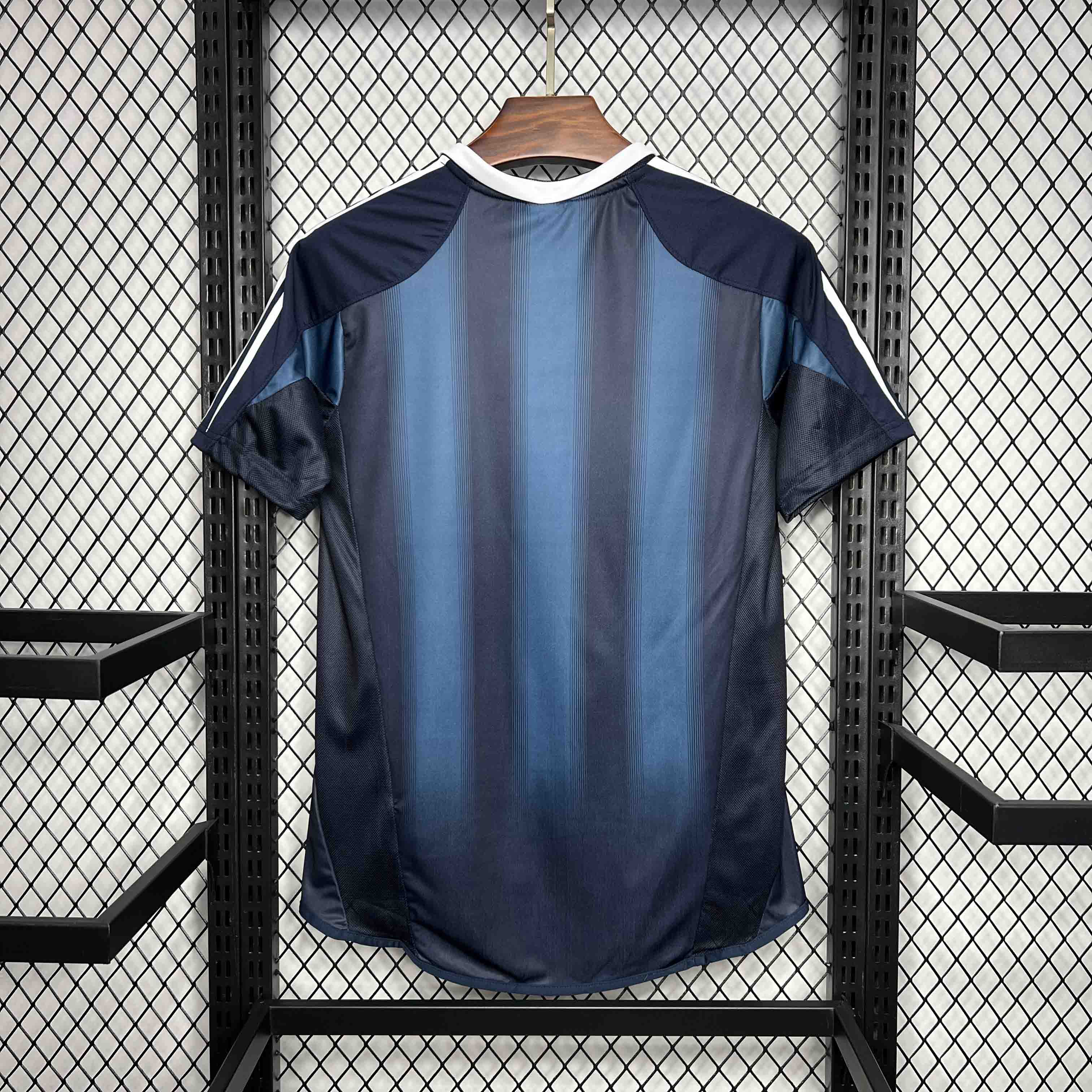 AlphaJersey-Retro Newcastle United 2004-05 Away Jersey