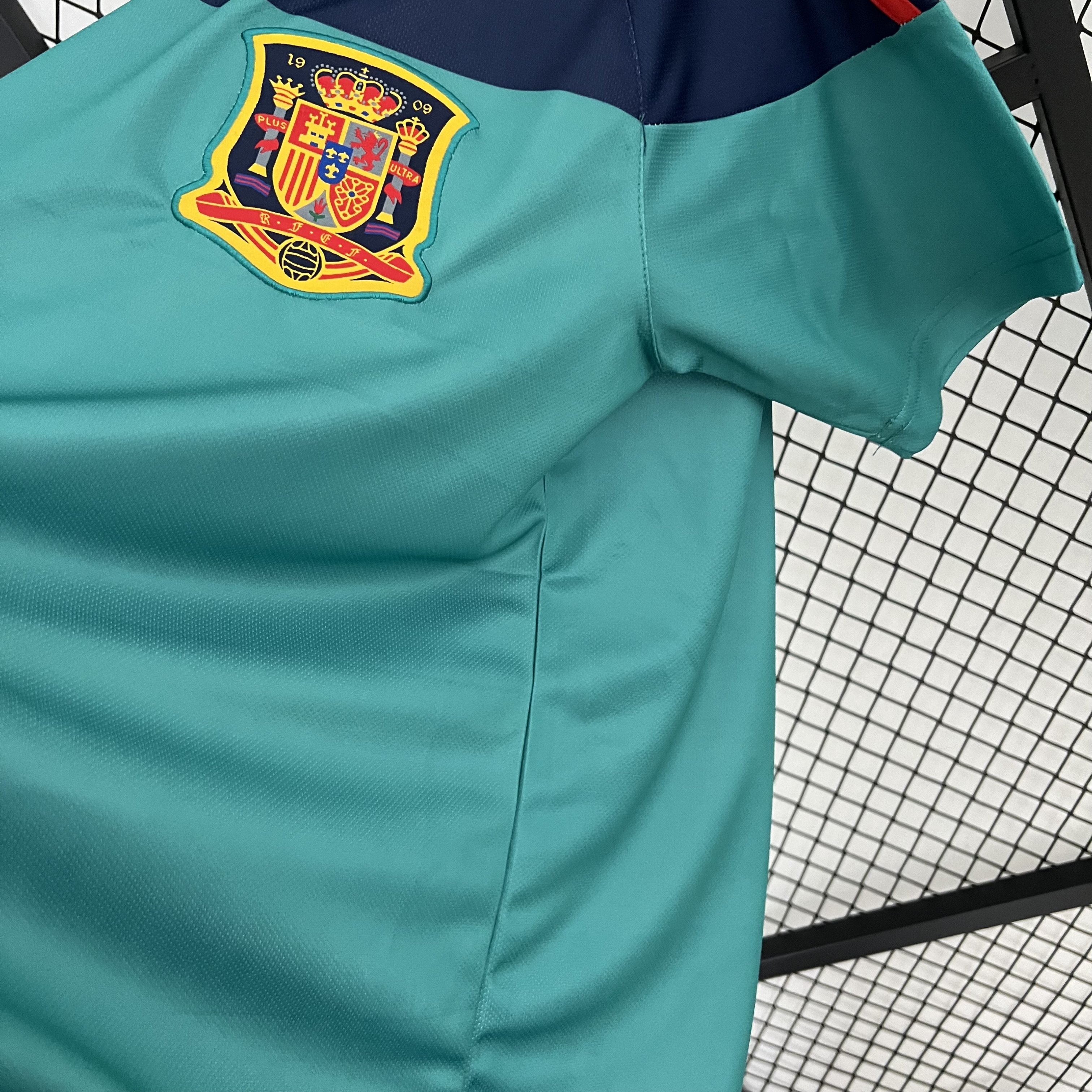 AlphaJersey-Retro Spain 2010 Green Goalkeeper Jersey