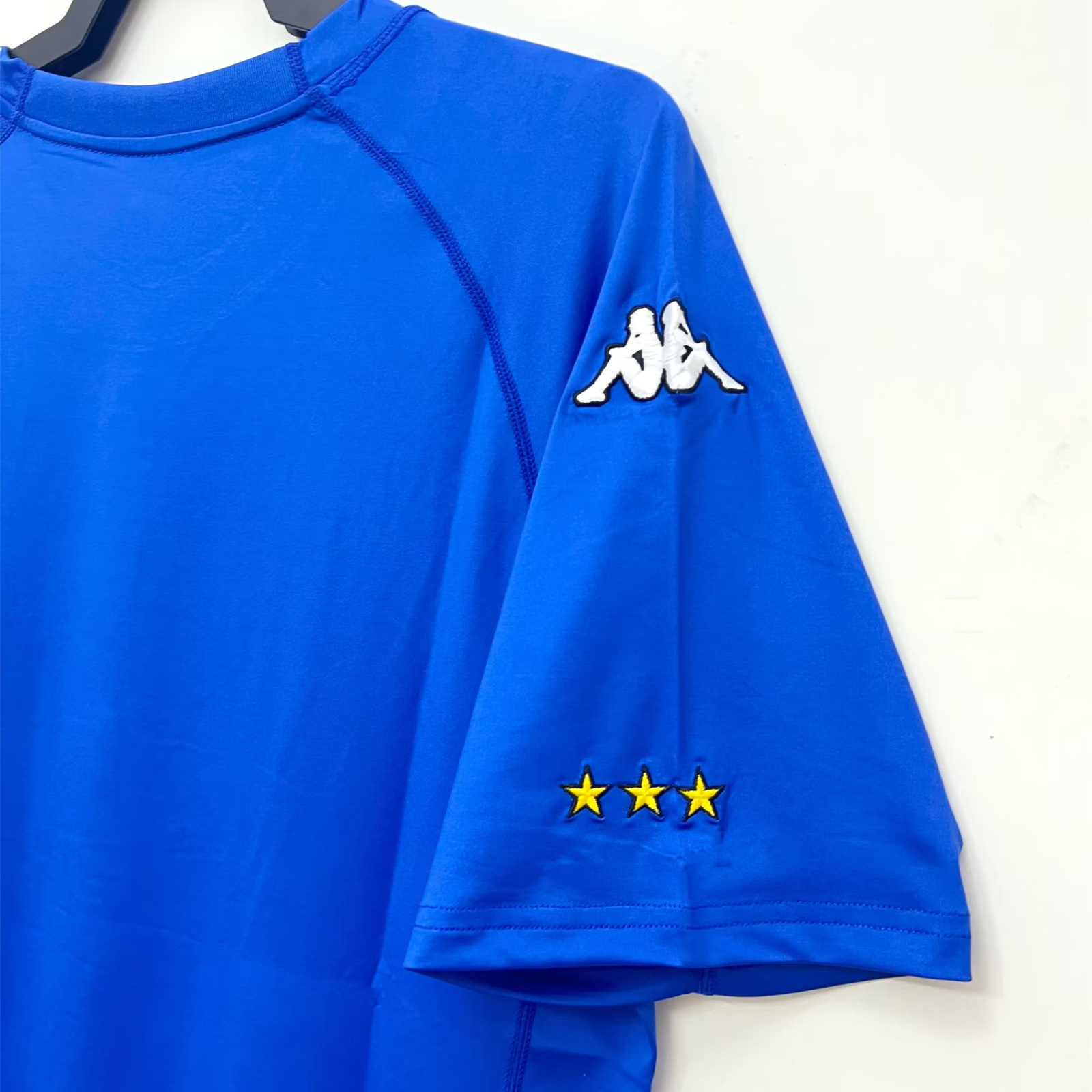AlphaJersey-Retro Italy 2000 Home Stadium Jersey