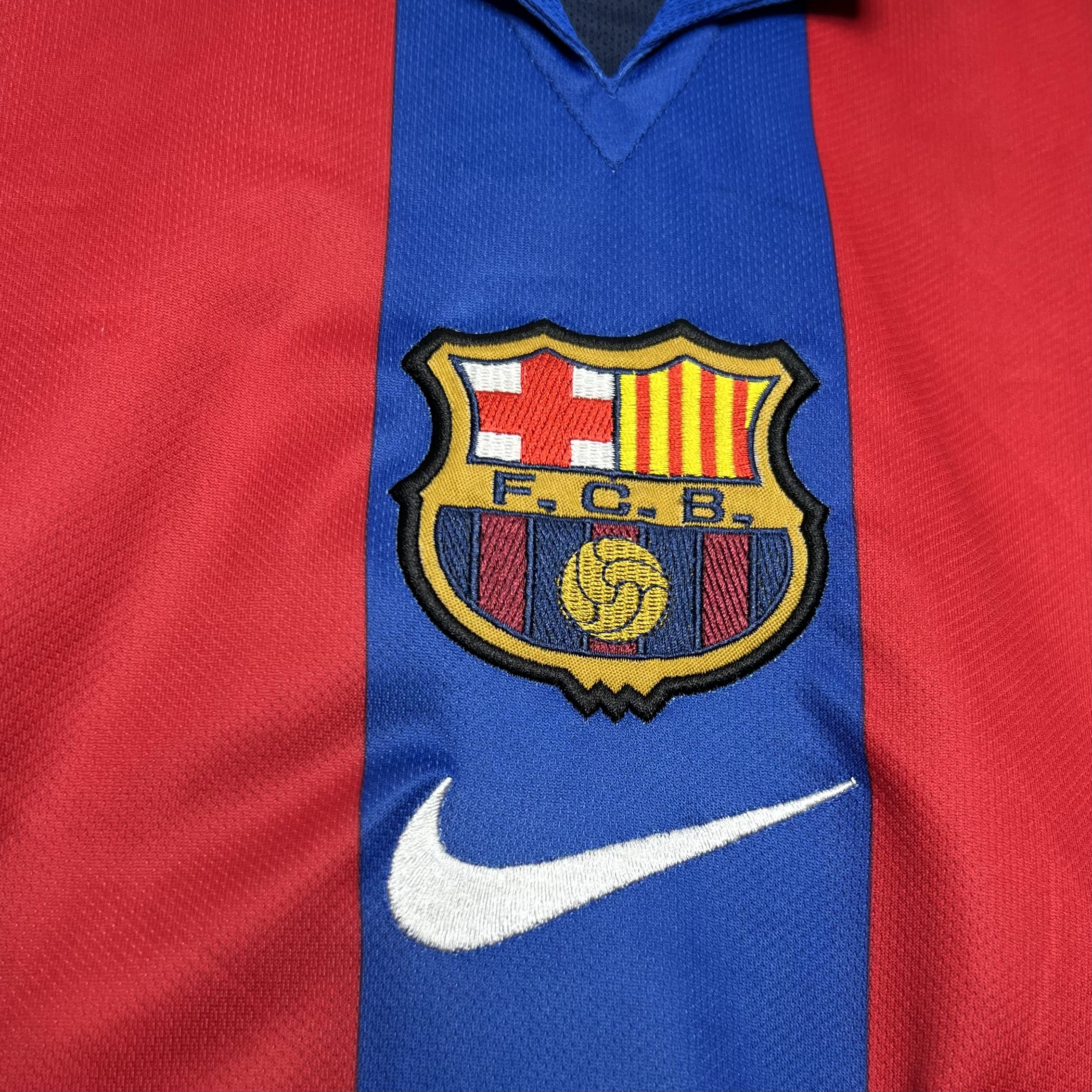 AlphaJersey-Retro Barcelona 01-02 Home Stadium Jersey