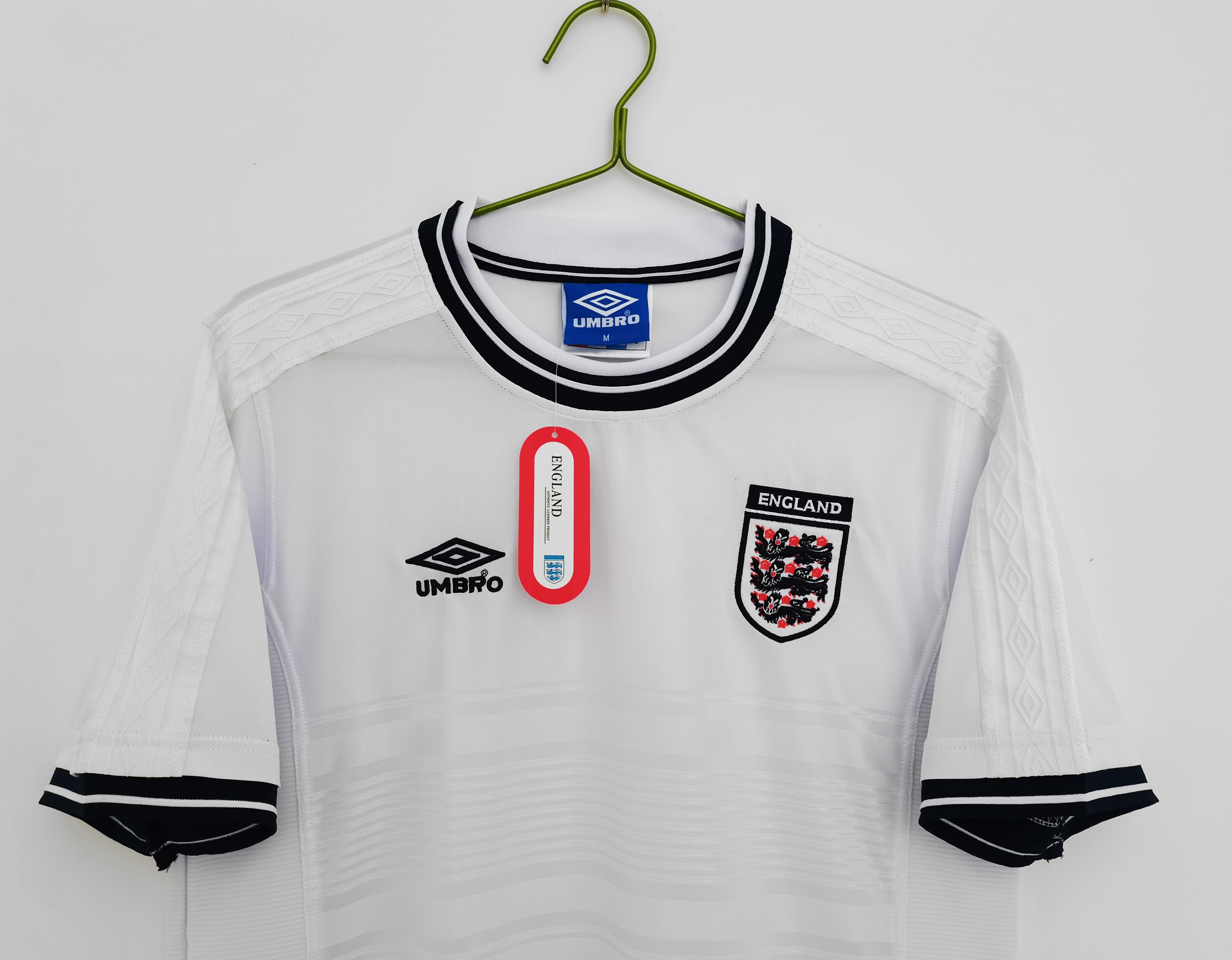 AlphaJersey-Retro England 2000 Home Stadium Jersey