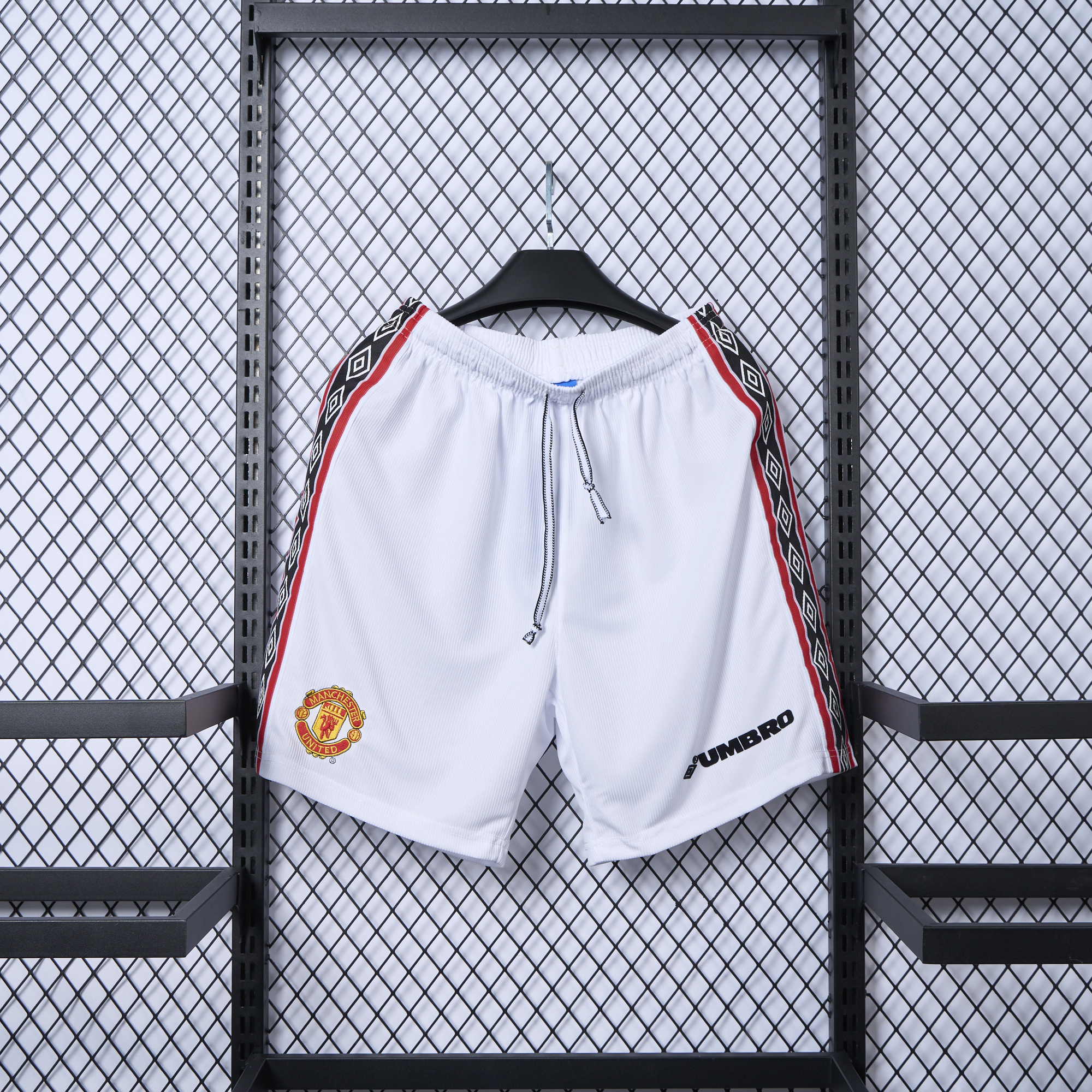 AlphaJersey-Retro Manchester United 1998-99 Home Shorts
