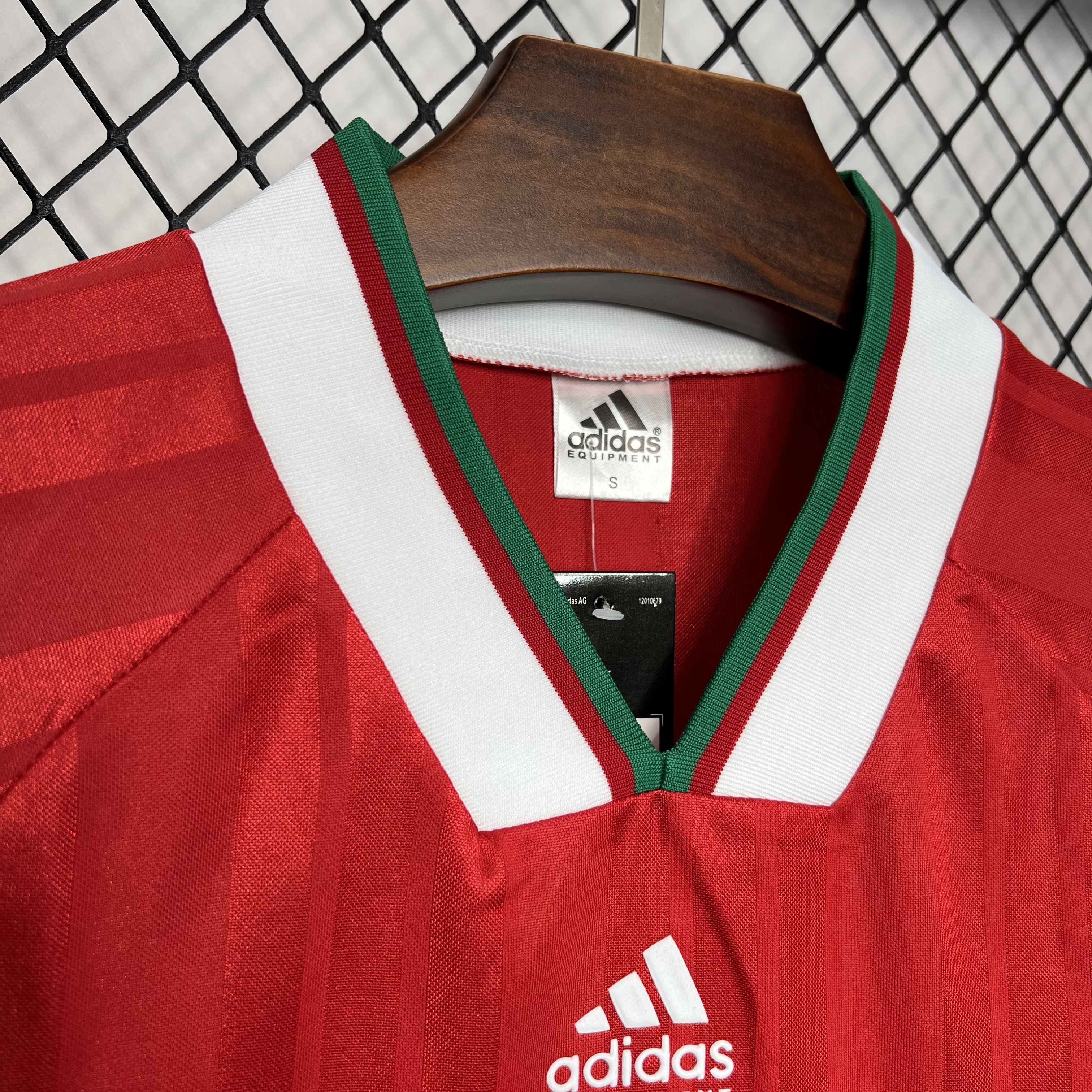 AlphaJersey-Retro Liver.pool 1993-95 Home Stadium Jersey
