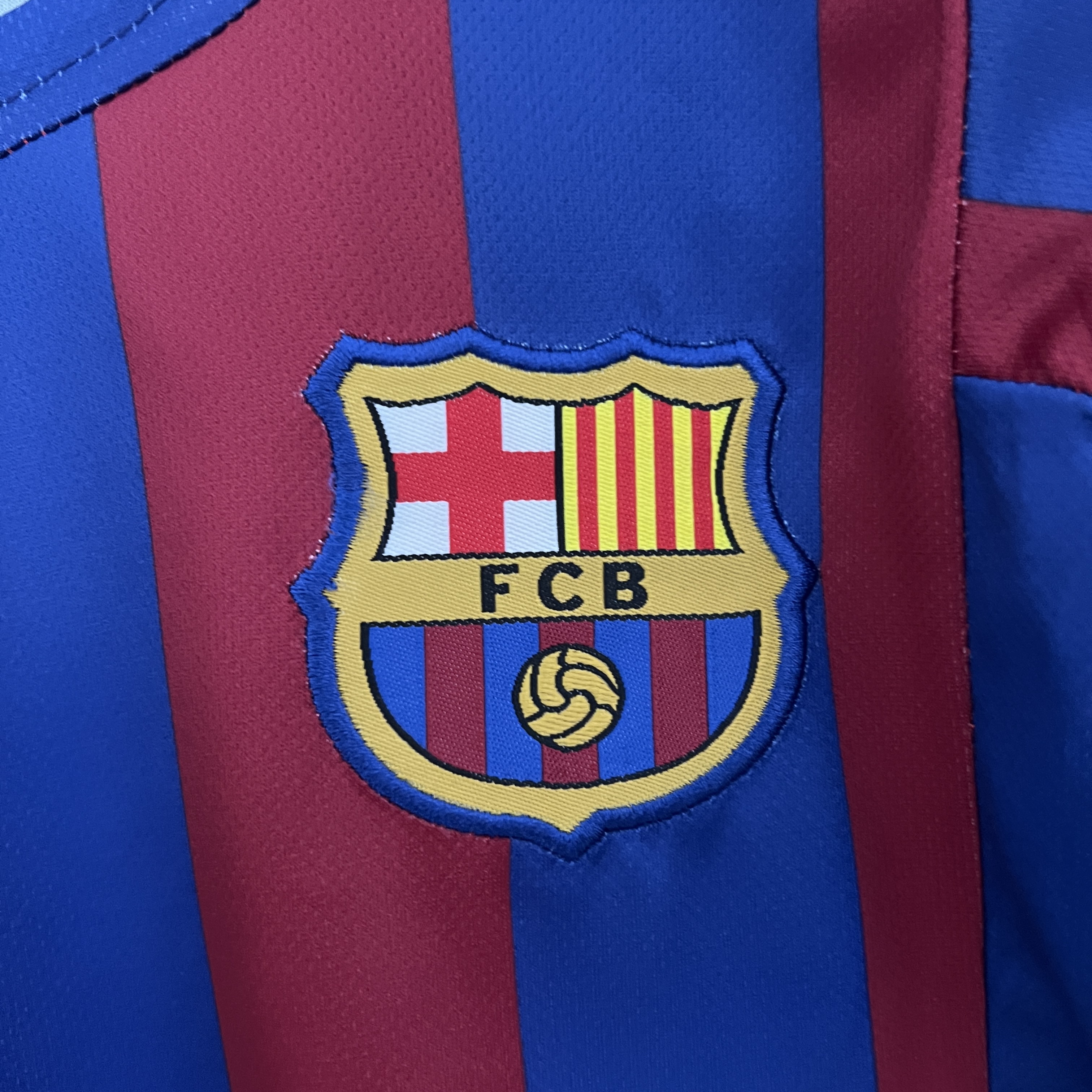 AlphaJersey-Retro Barcelona 2005-06 Home Stadium Kids Kit