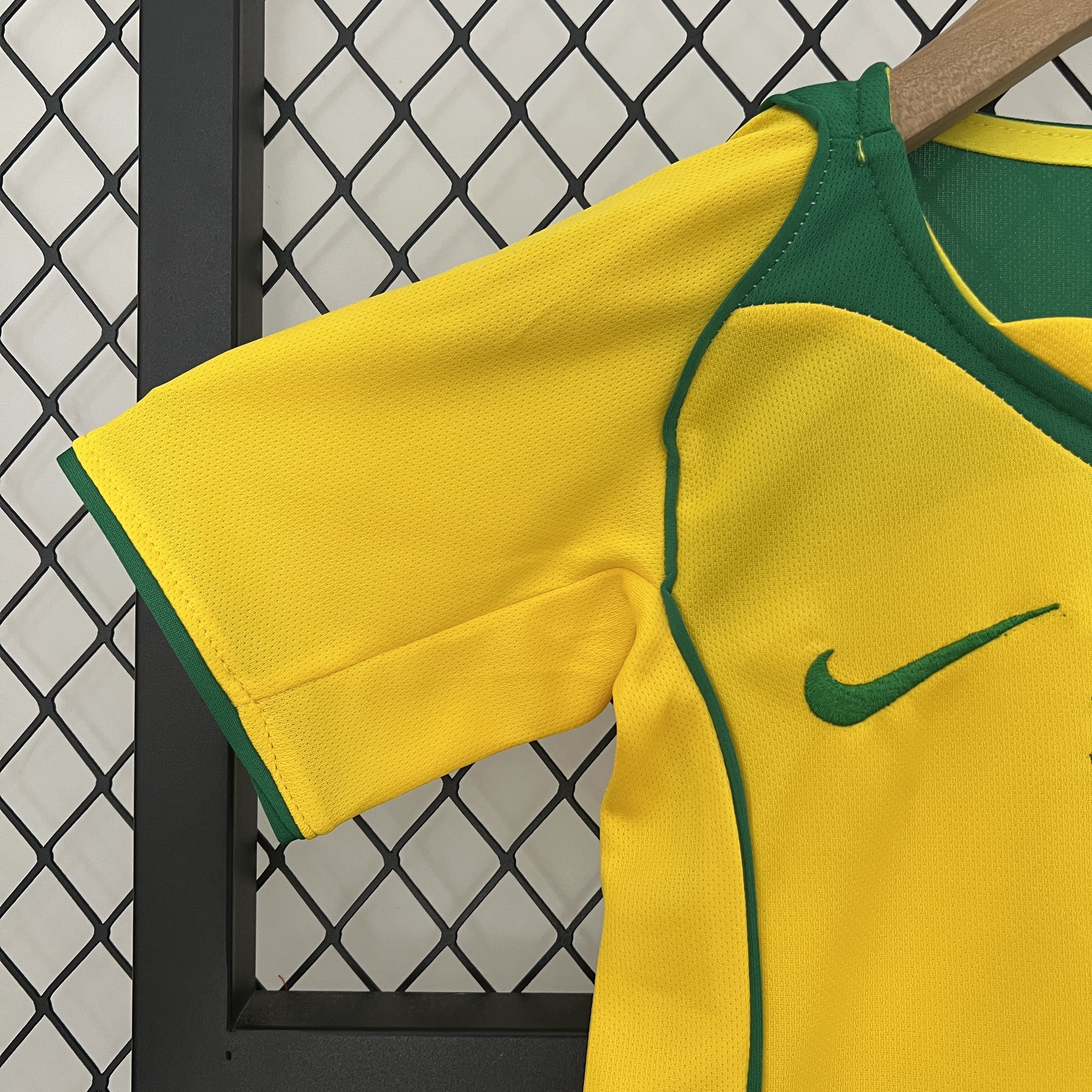 AlphaJersey-Retro Brazil 2004 Home Stadium Kids Kit