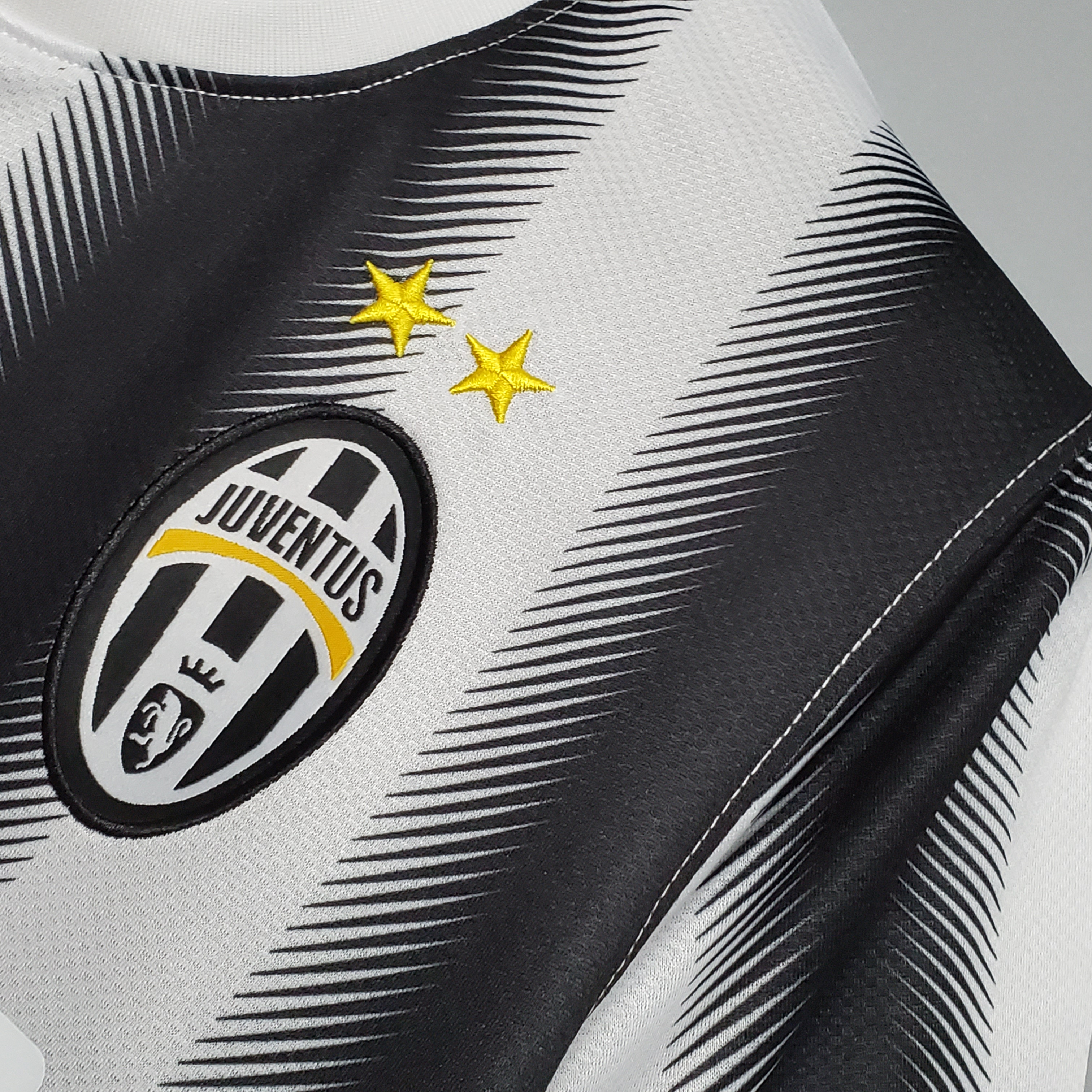 AlphaJersey-Retro Juventus 2011-12 Home Stadium Jersey