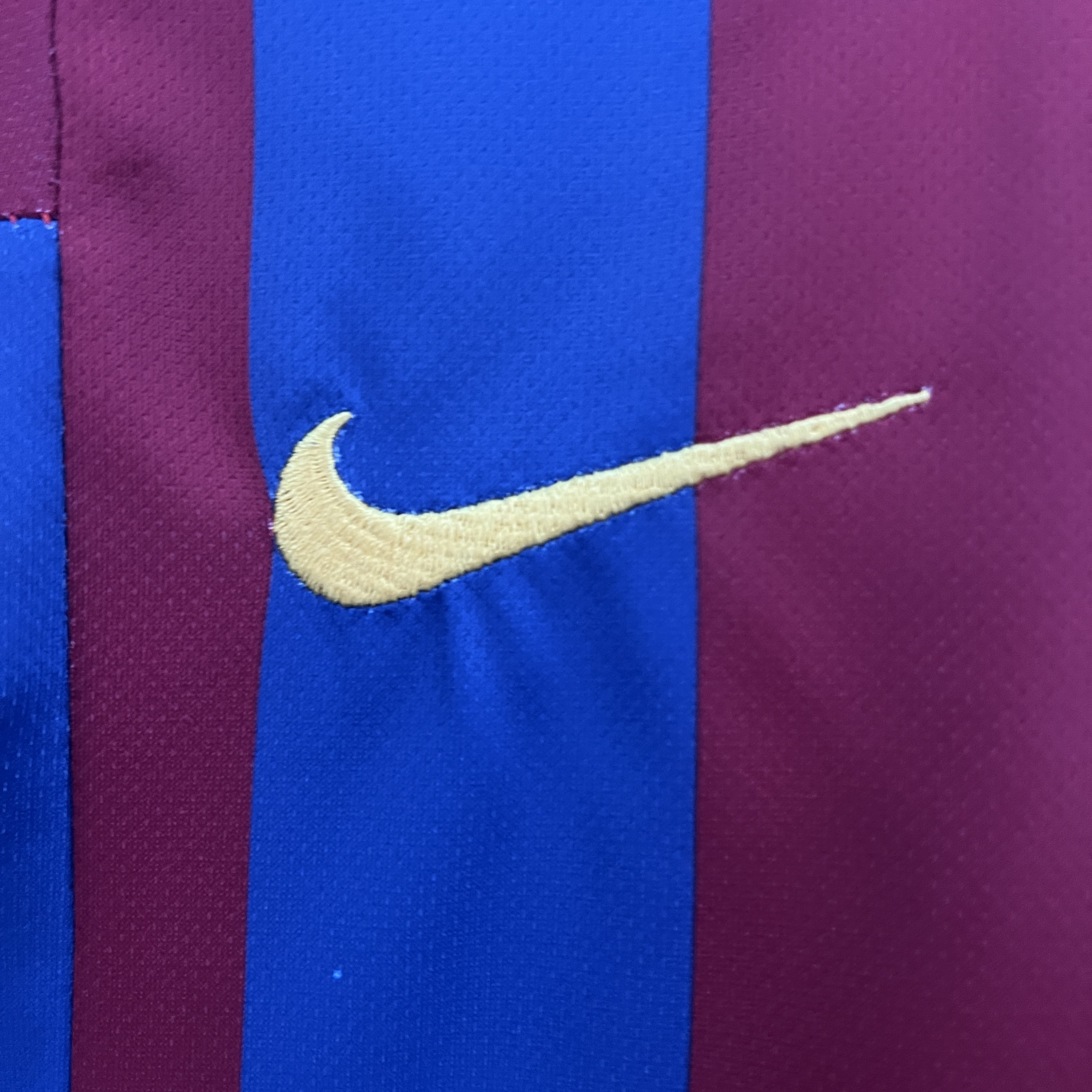 AlphaJersey-Retro Barcelona 2005-06 Home Stadium Kids Kit