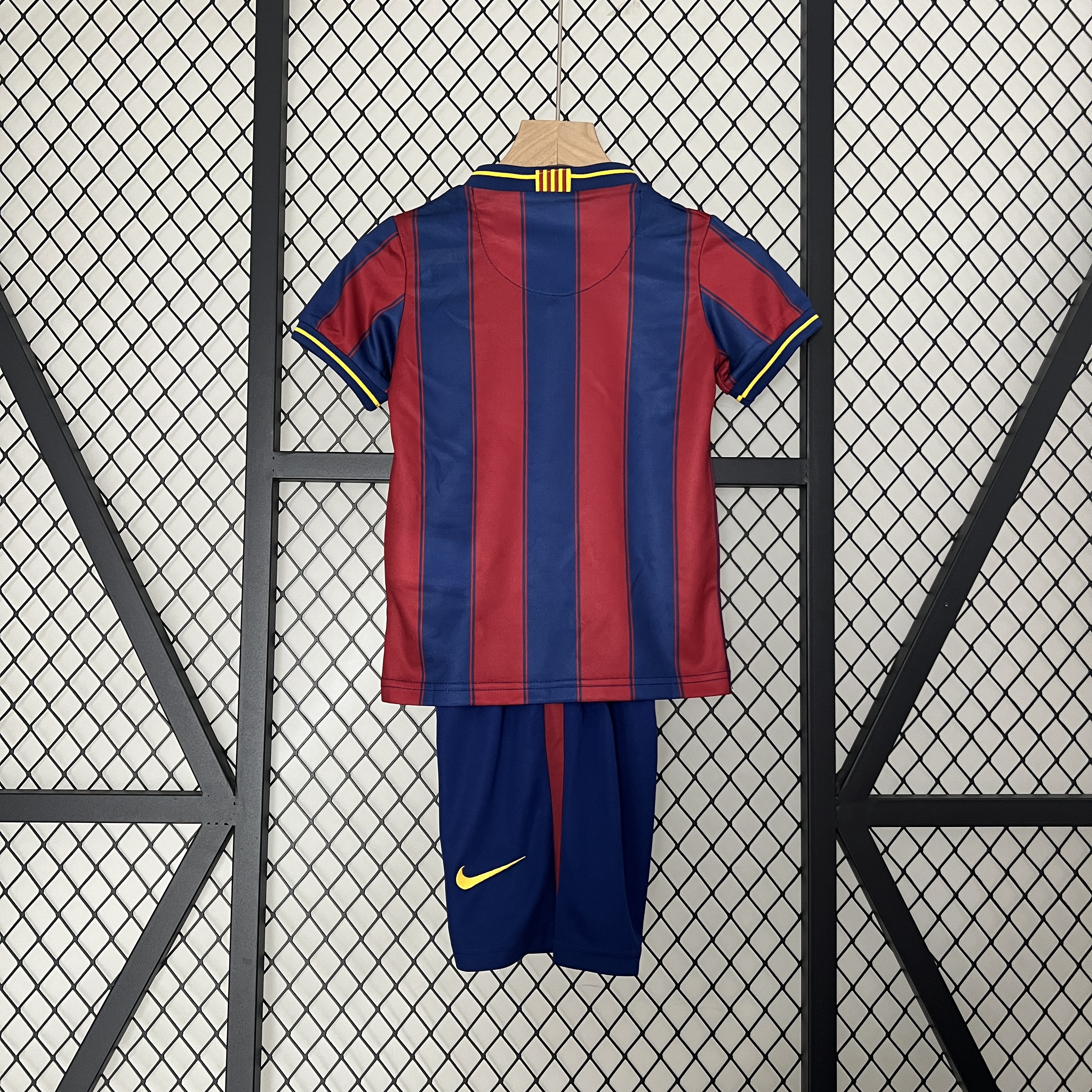 AlphaJersey-Retro Barcelona 2009-10 Home Stadium Kids Kit