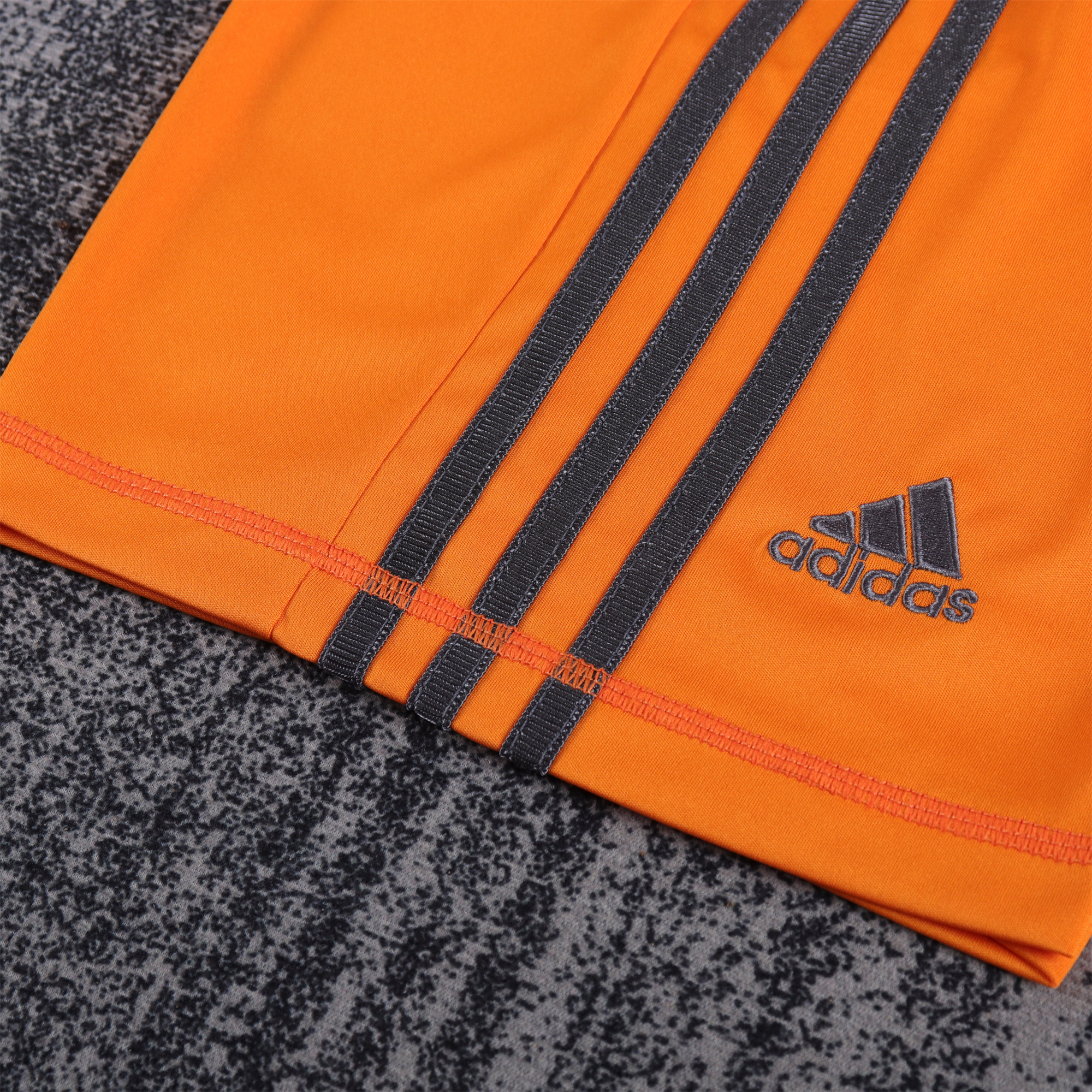 AlphaJersey-Retro Real Madrid 2013-14 Third Kids Kit
