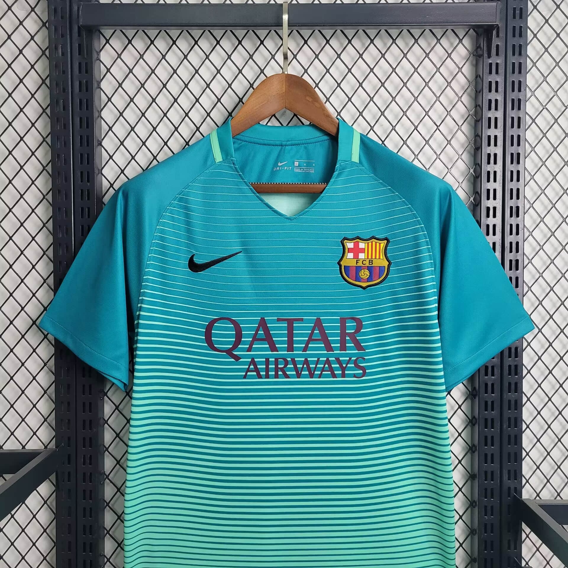AlphaJersey-Retro Barcelona 16-17 Third Jersey