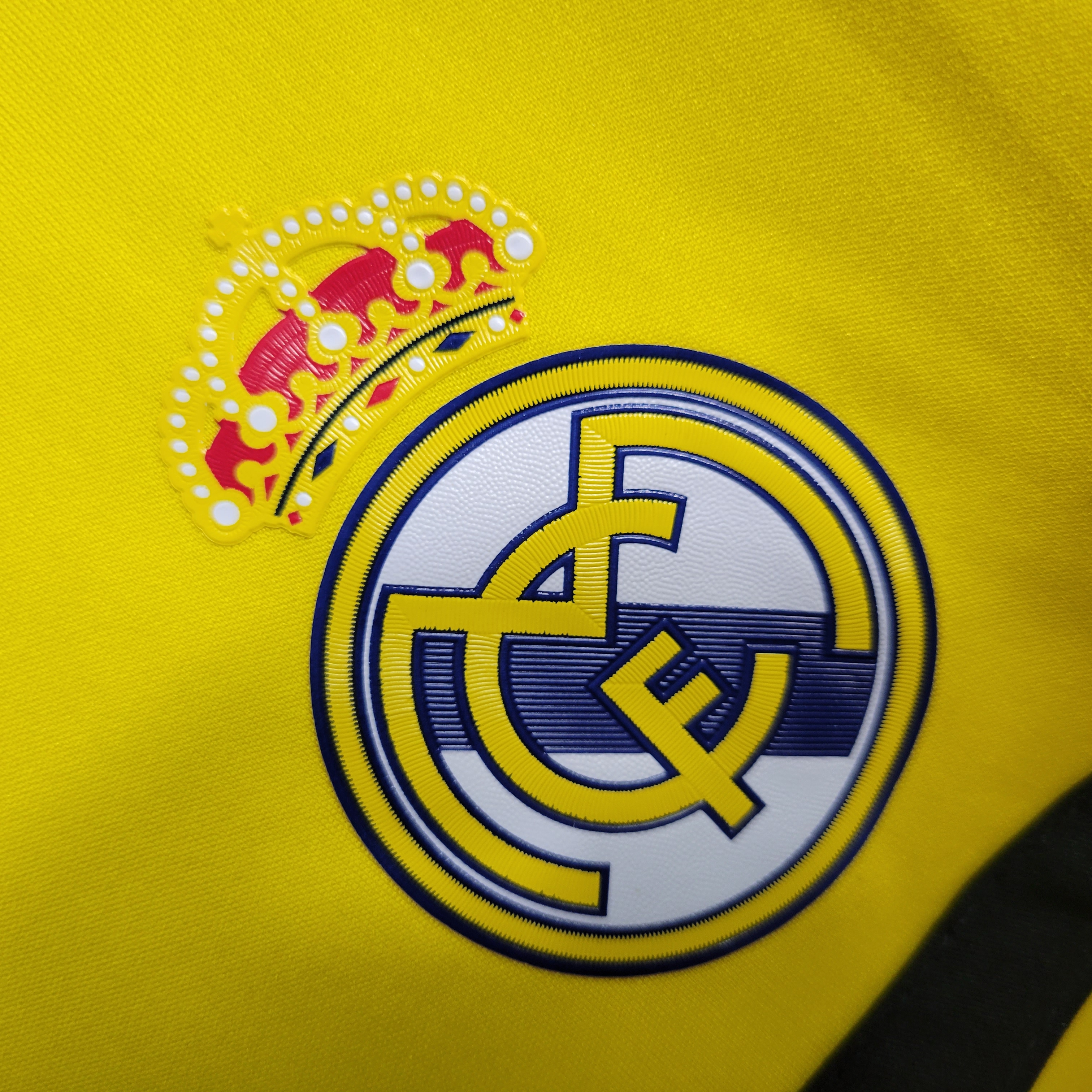 AlphaJersey-Retro Real Madrid 11-12 Yellow Goalkeeper Jersey