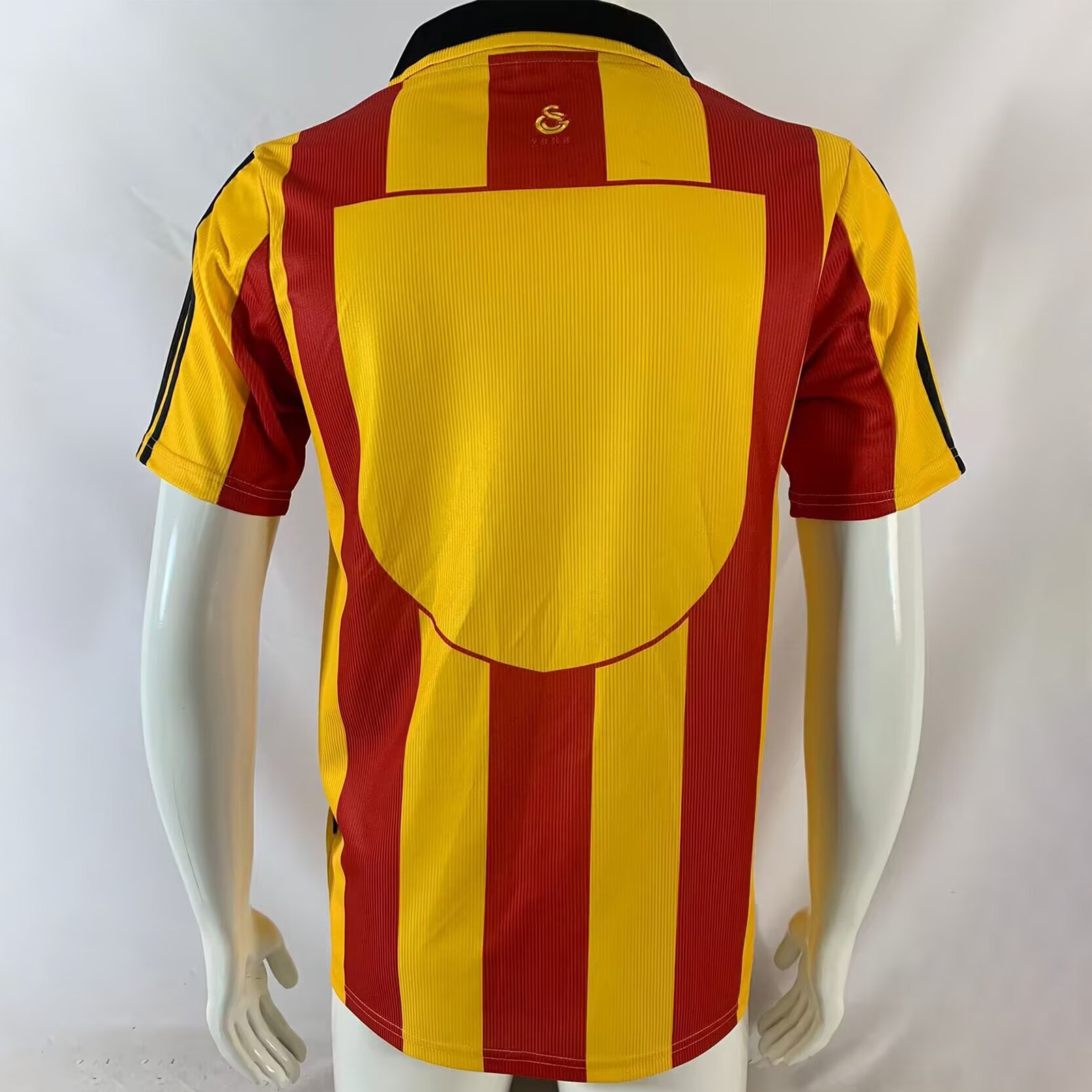 AlphaJersey-Retro Galatasaray 1999-00 Home Jersey