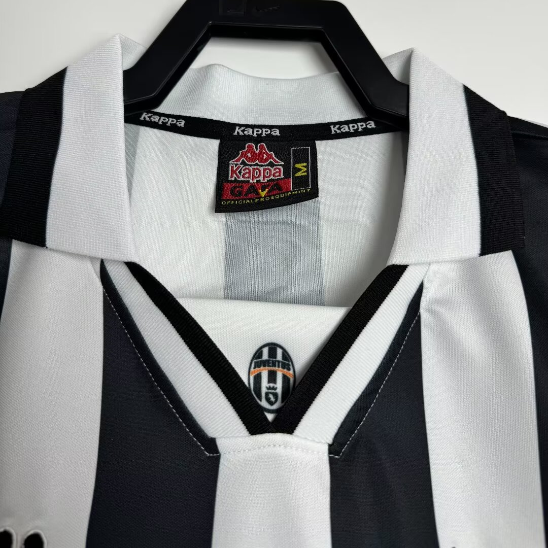 AlphaJersey-Retro Juventus 1995-97 Home Stadium Jersey