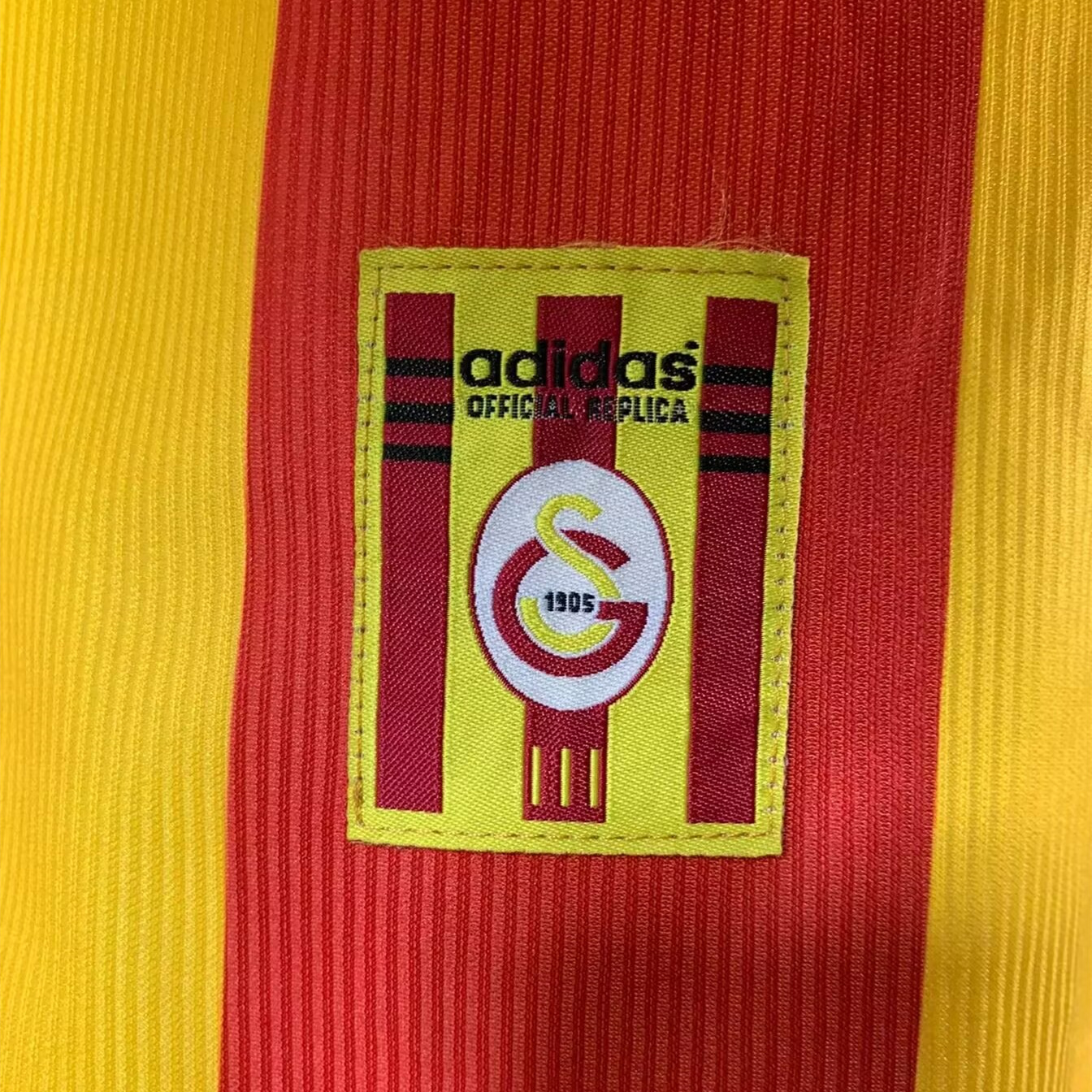 AlphaJersey-Retro Galatasaray 1999-00 Home Jersey
