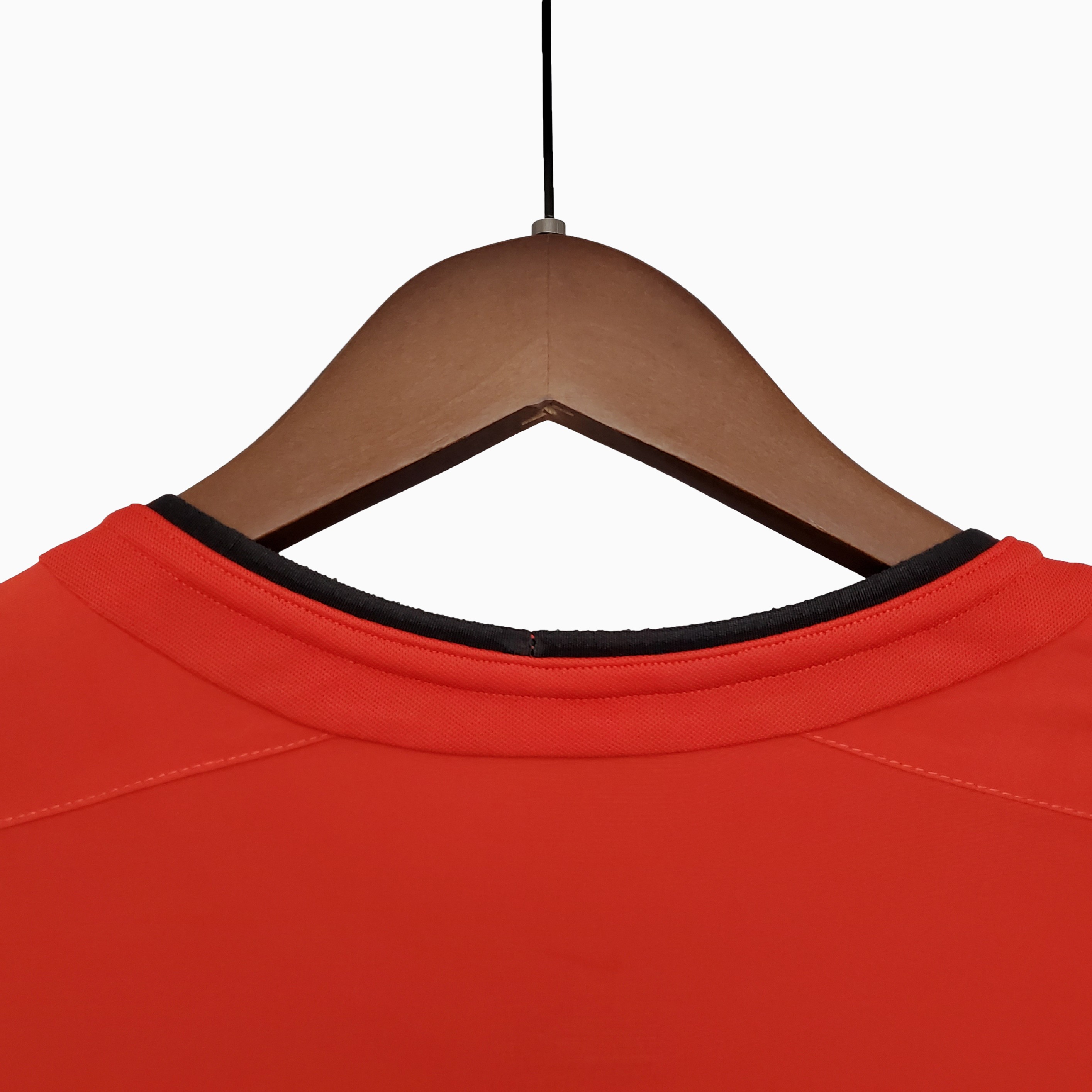 AlphaJersey-Retro Manchester United 04-06 Home Jersey