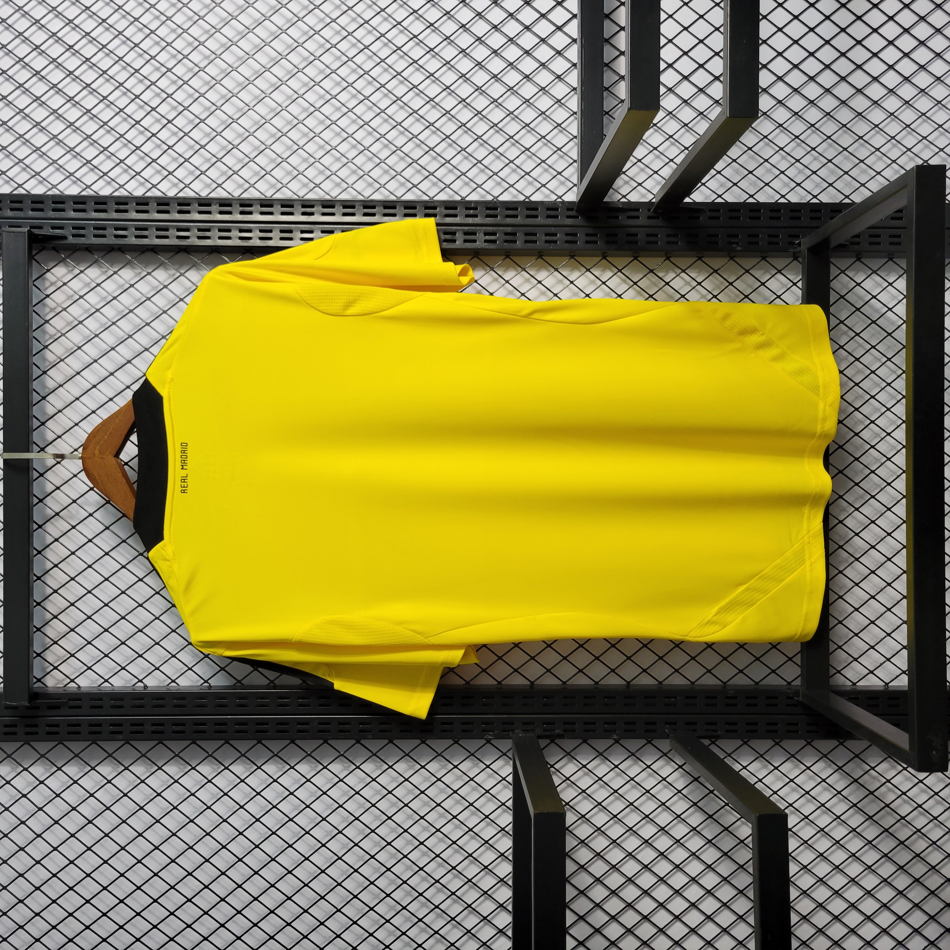 AlphaJersey-Retro Real Madrid 11-12 Yellow Goalkeeper Jersey