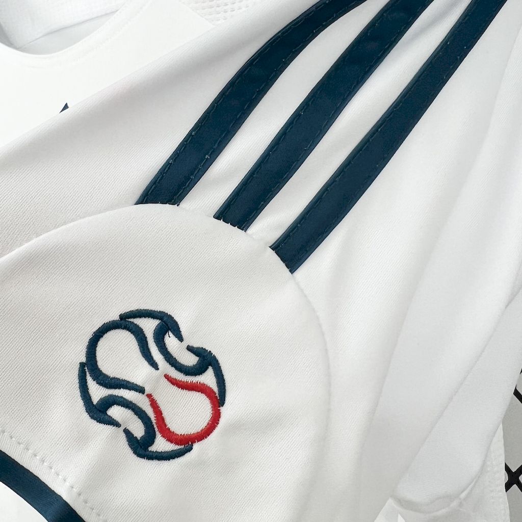 AlphaJersey-Retro Liver.pool 2006-07 Third Jersey