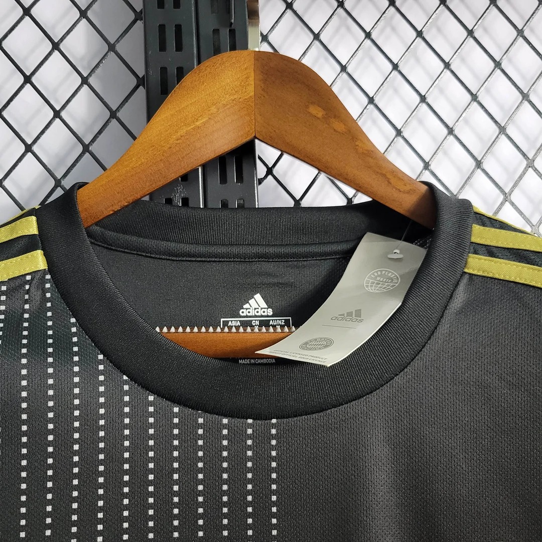 AlphaJersey-Retro Bayern Munich 21-22 Away Stadium Jersey