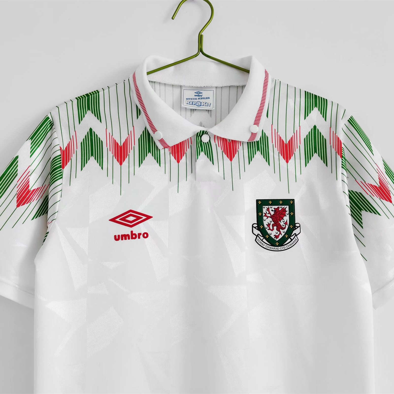 AlphaJersey-Retro Wales 1990-92 Away Stadium Jersey