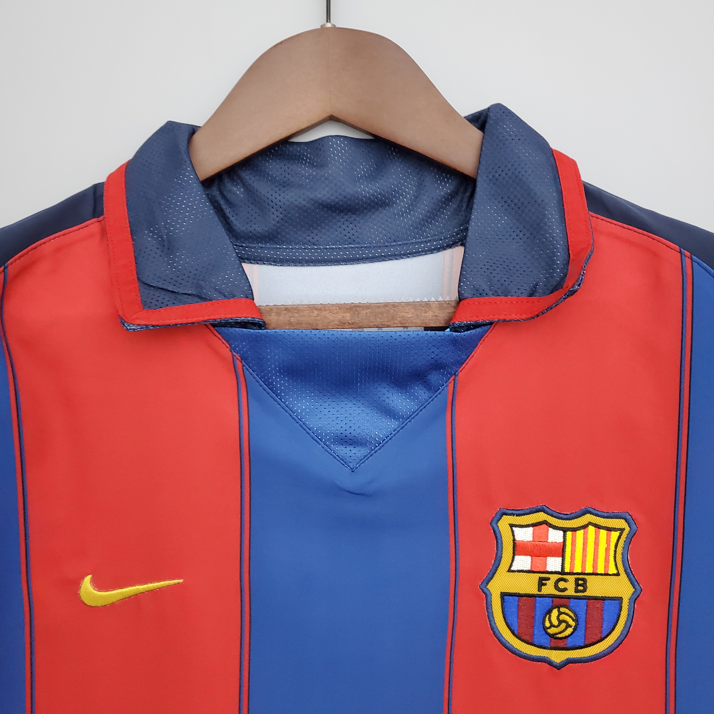 AlphaJersey-Retro Barcelona 03-04 Home Stadium Jersey