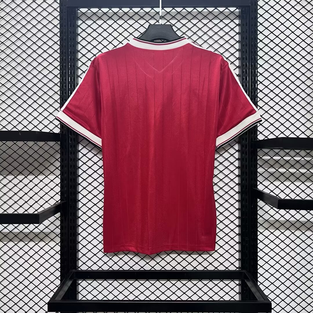AlphaJersey-Retro Manchester United 82-83 Home Stadium Jersey