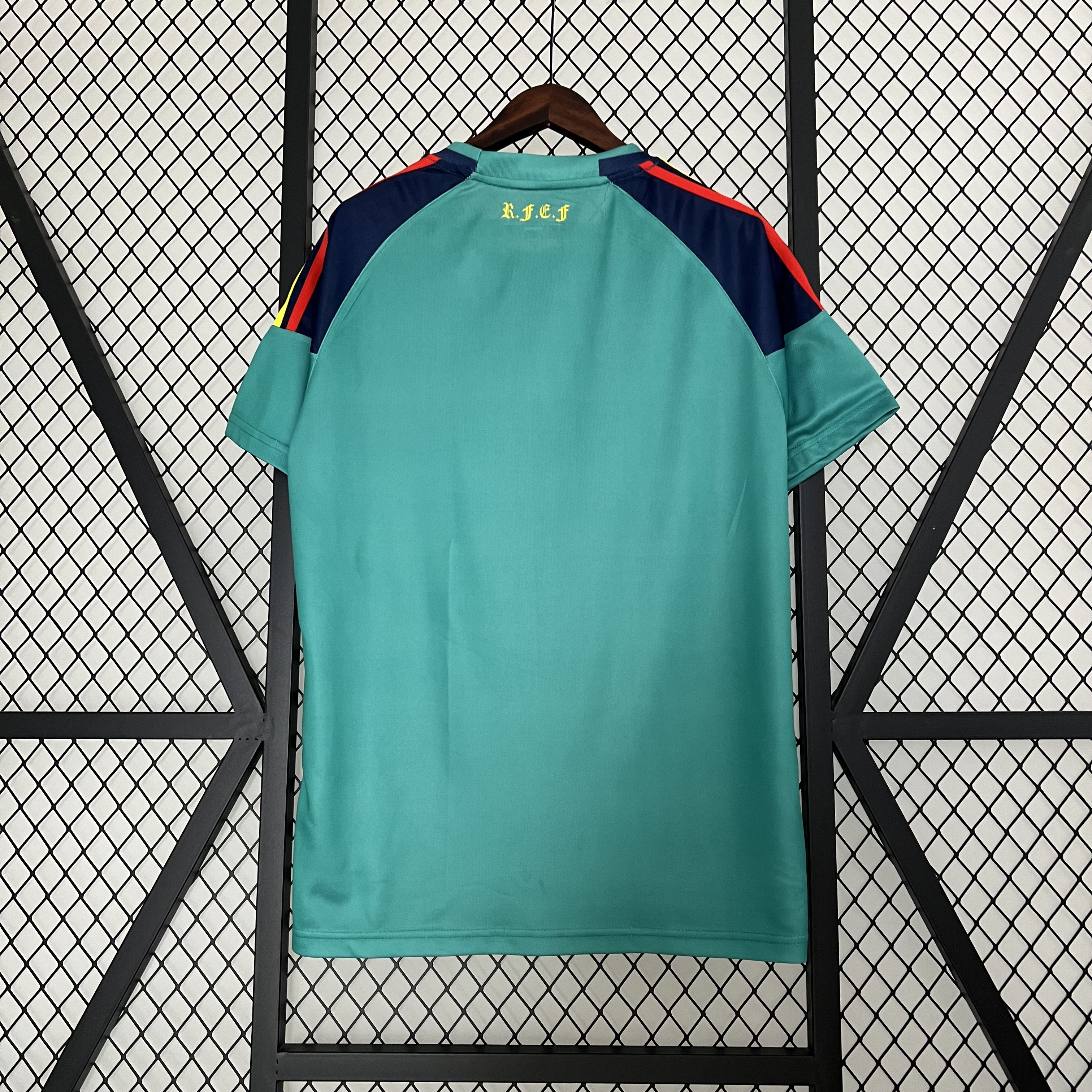 AlphaJersey-Retro Spain 2010 Green Goalkeeper Jersey