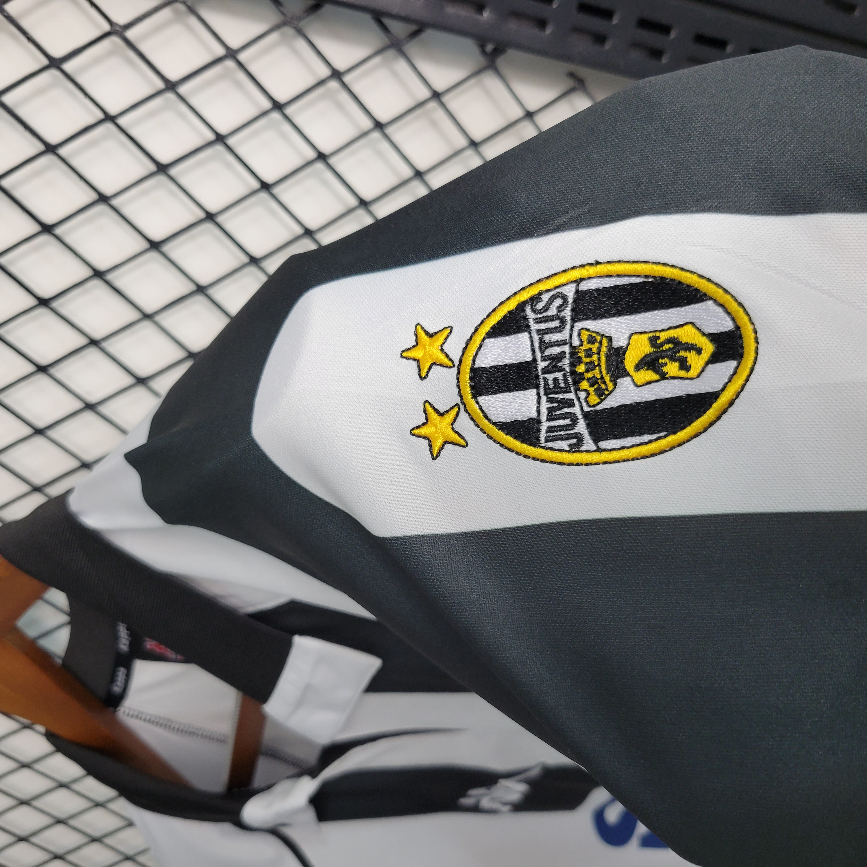 AlphaJersey-Retro Juventus 1997-98 Home Stadium Jersey