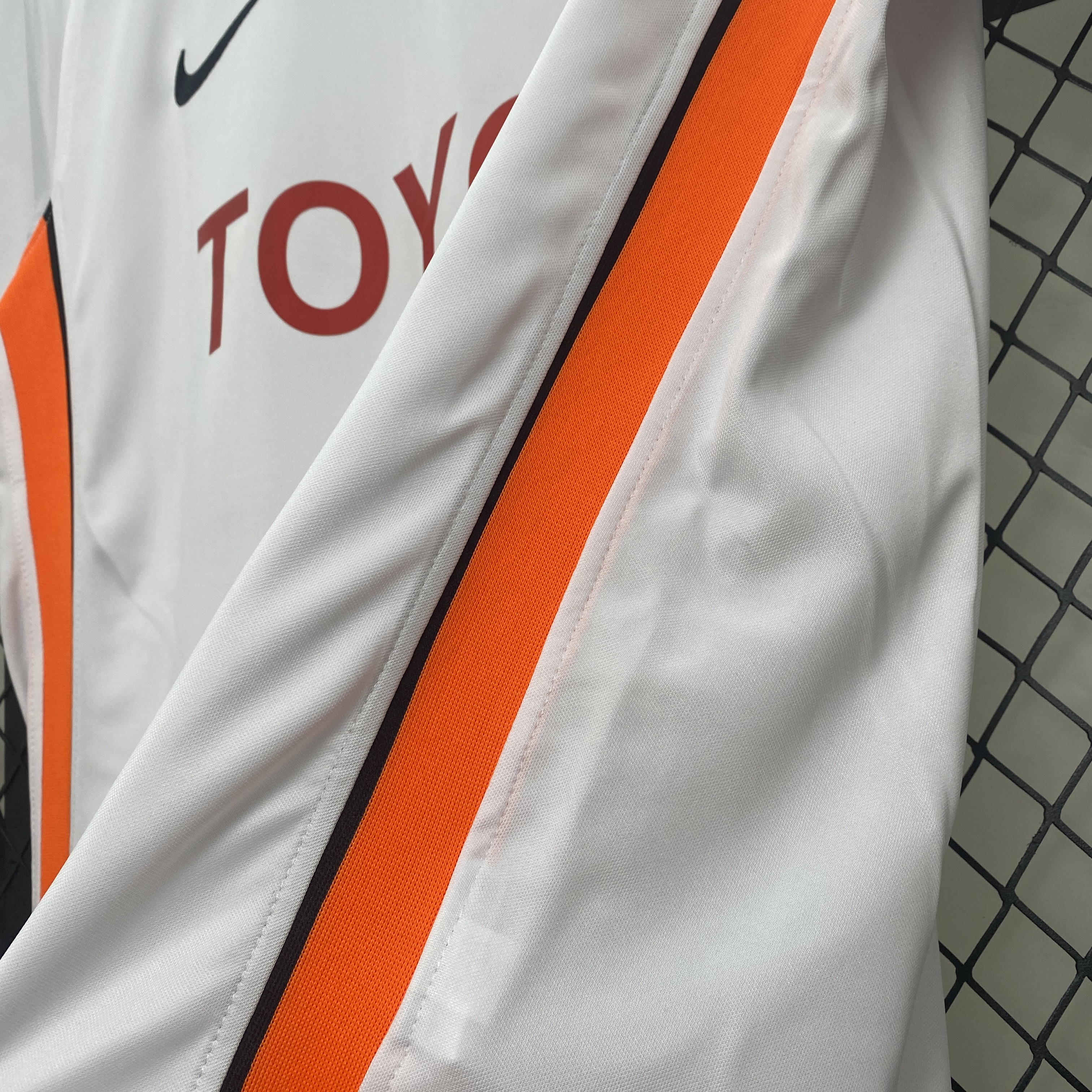 AlphaJersey-Retro Valencia 2006-07 Home Jersey