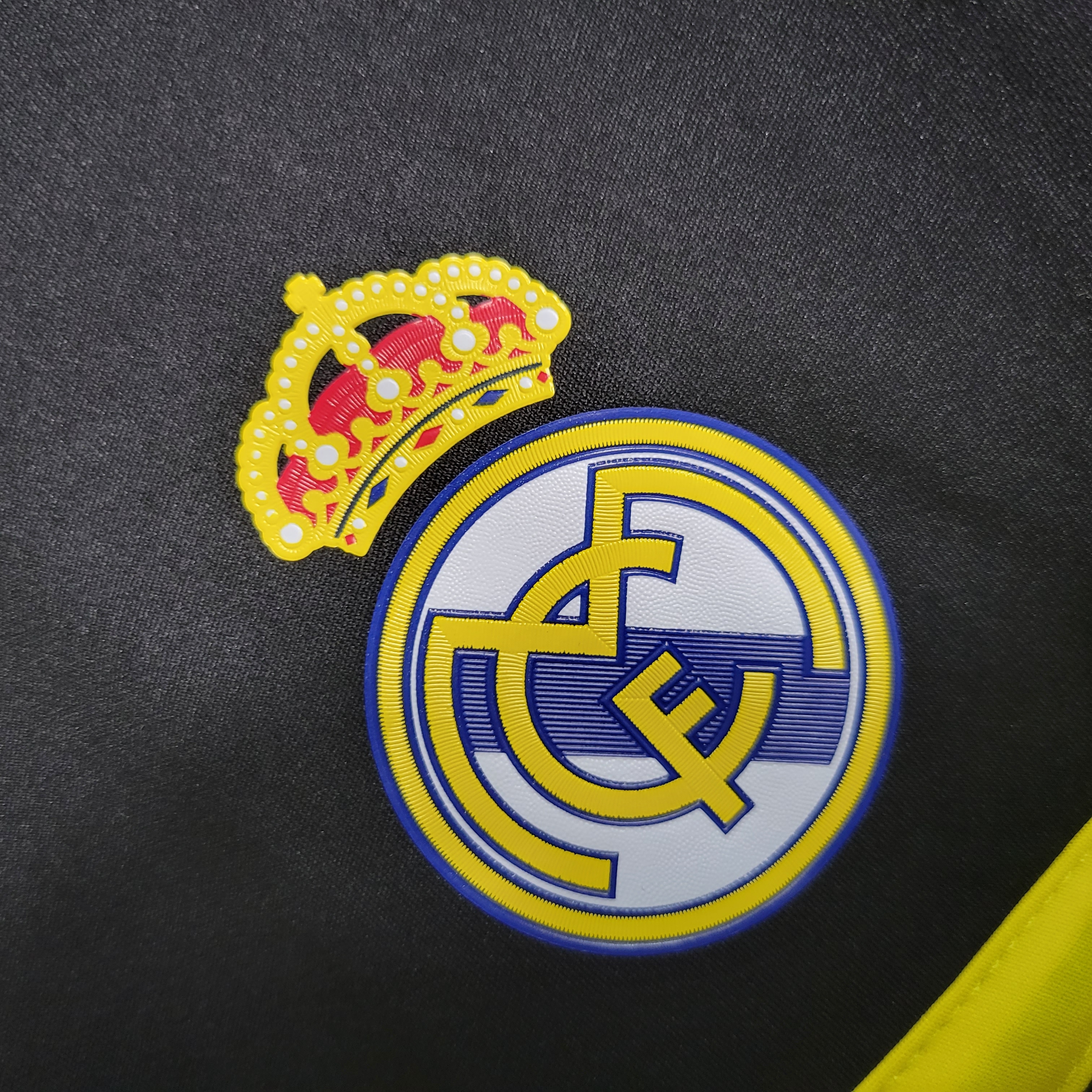 AlphaJersey-Retro Real Madrid 11-12 Black Goalkeeper Jersey