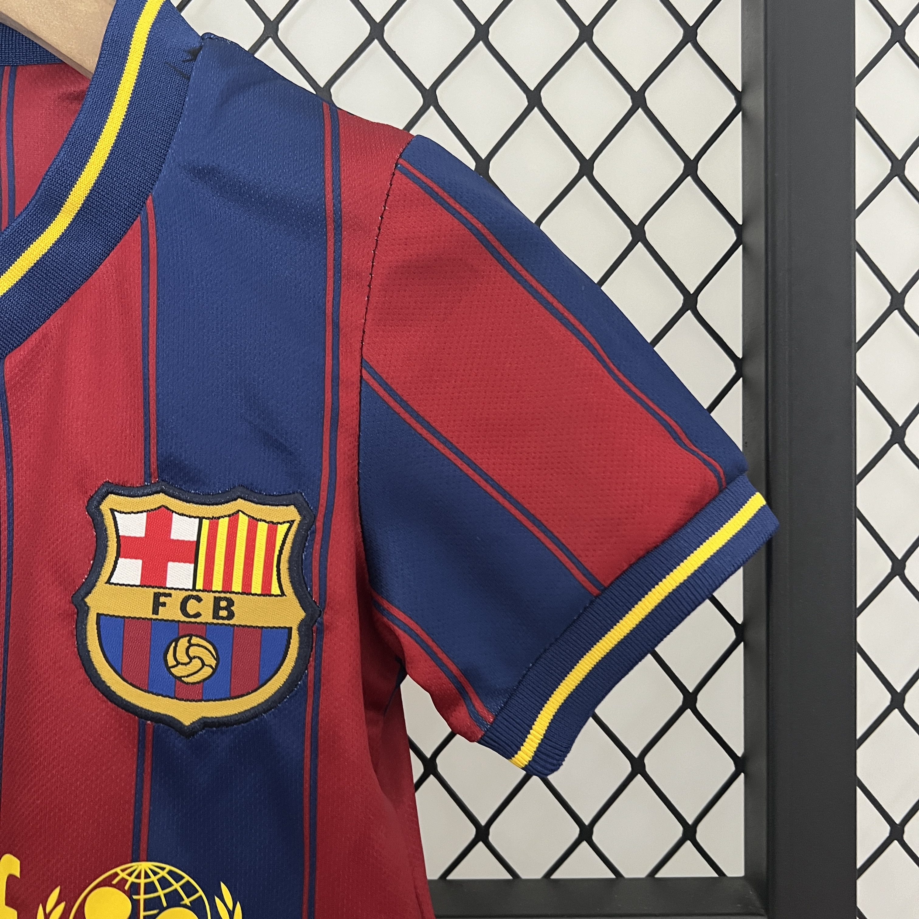 AlphaJersey-Retro Barcelona 2009-10 Home Stadium Kids Kit
