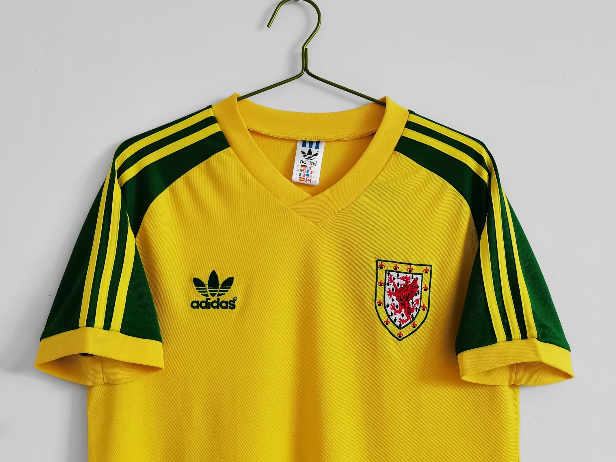 AlphaJersey-Retro Wales 1982 Away Stadium Jersey