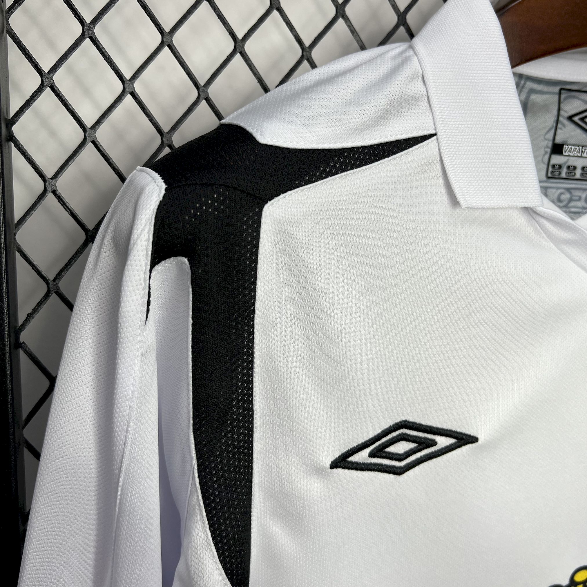 AlphaJersey-Retro Colo Colo 2006 Home Long Sleeve Jersey
