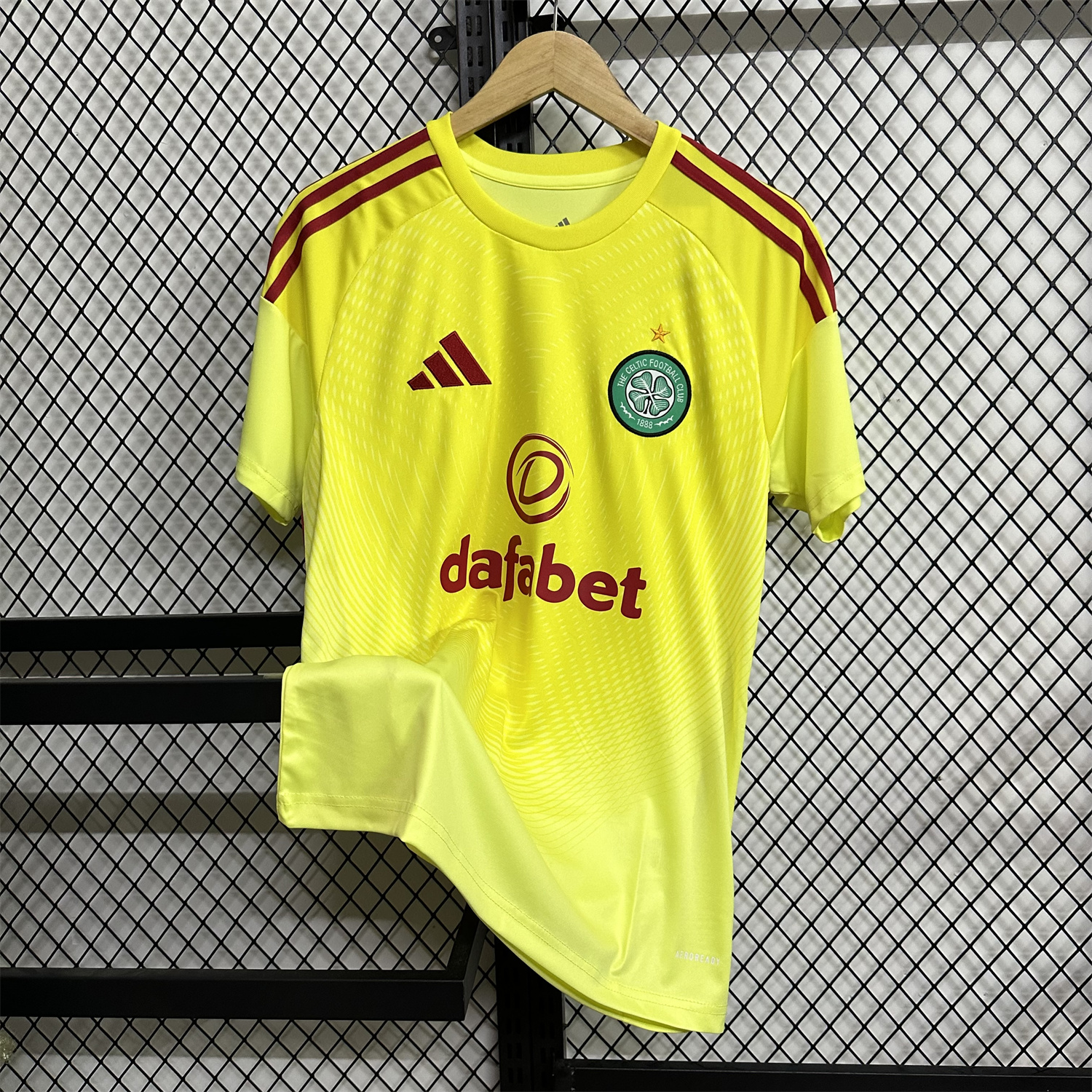 AlphaJersey-Celtic 25-26 Light Yellow Goalkeeper Jersey - Fans Version