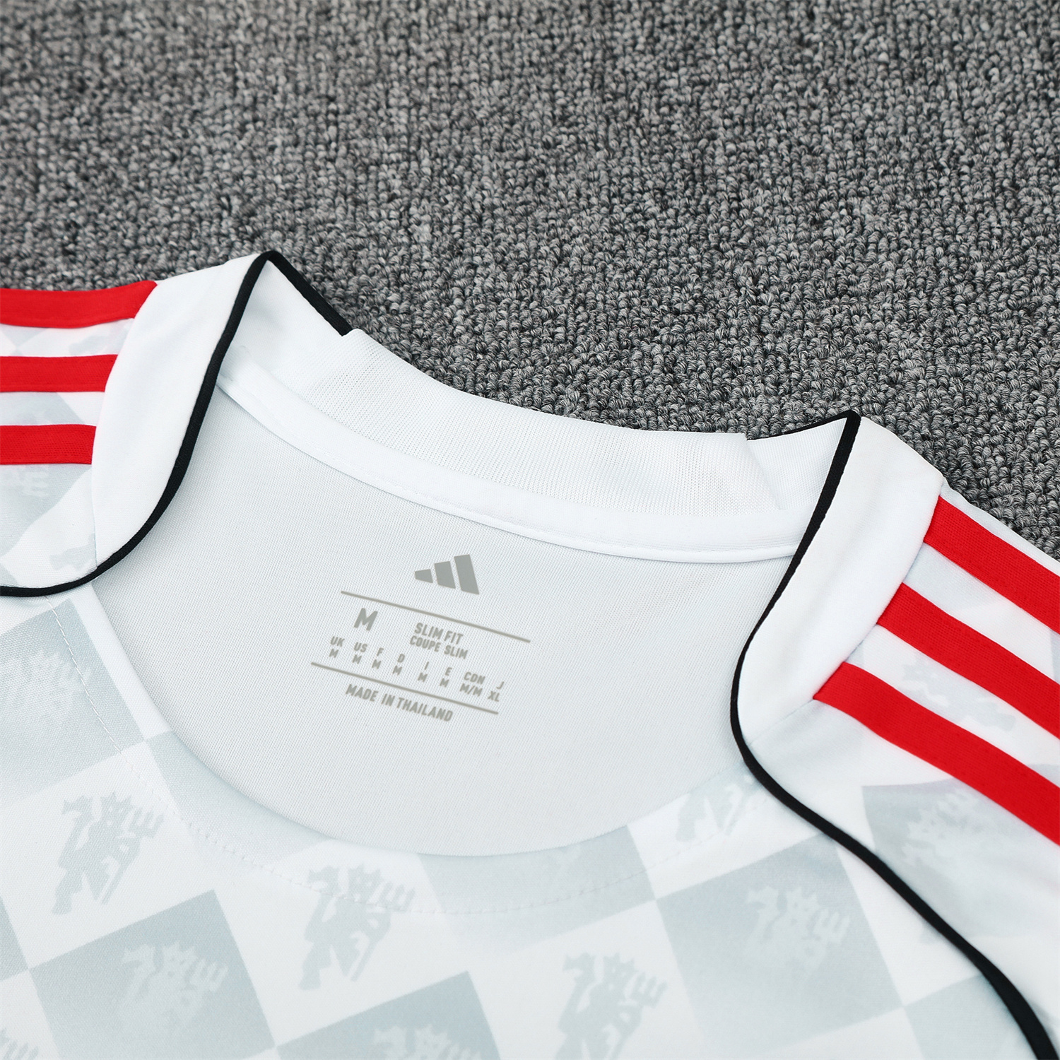 AlphaJersey-Manchester United 25-26 Short-Sleeve Training Set - Red Edge White Top & Black Shorts