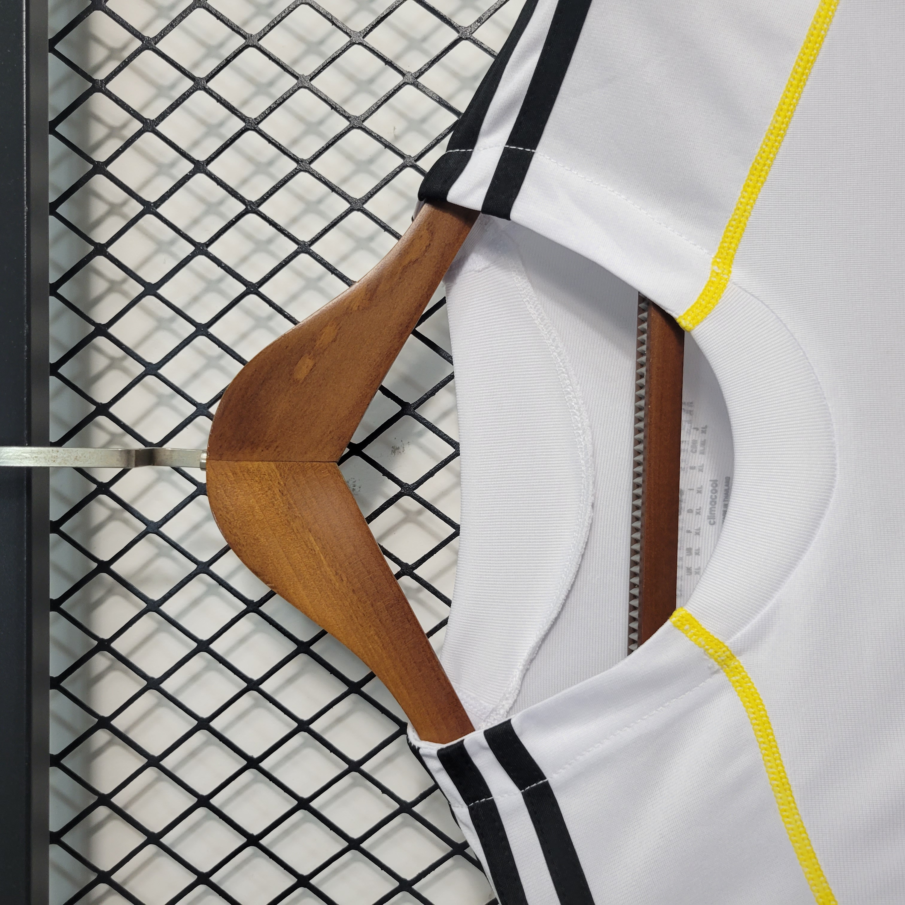 AlphaJersey-Retro Real Madrid 09-10 Home Stadium Jersey