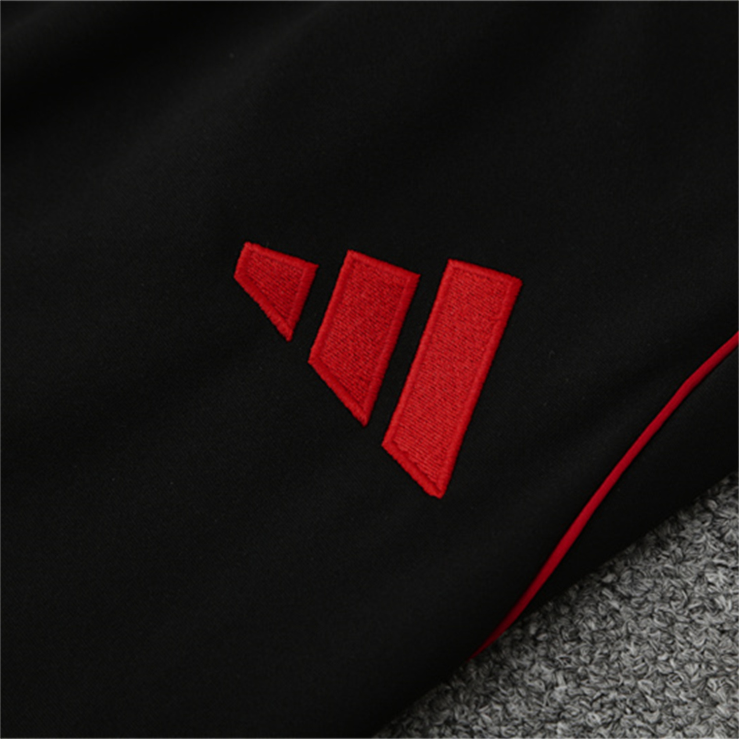 AlphaJersey-Manchester United 25-26 Long Sleeves Training Set - Red Top & Black Pants