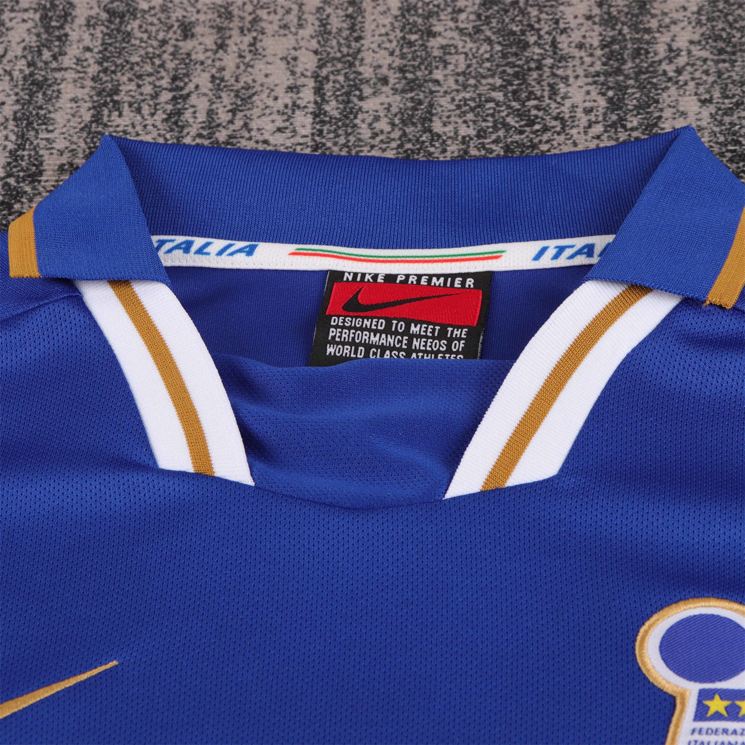 AlphaJersey-Retro Italy 1996 Home Kids Kit