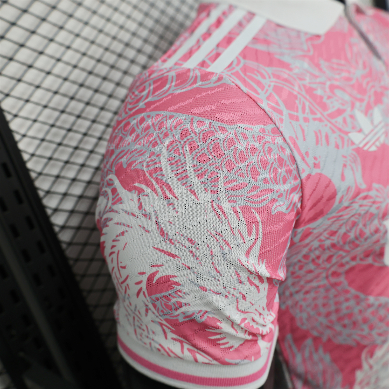 AlphaJersey-Real Madrid 25-26 Pink and White Gradient Chinese and Western Style Dragon Jersey - Player Version
