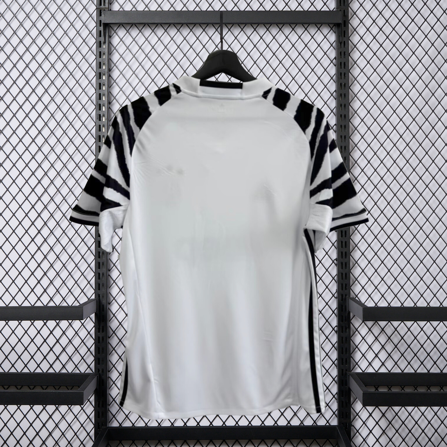 AlphaJersey-Retro Juventus 2016-17 Home Jersey