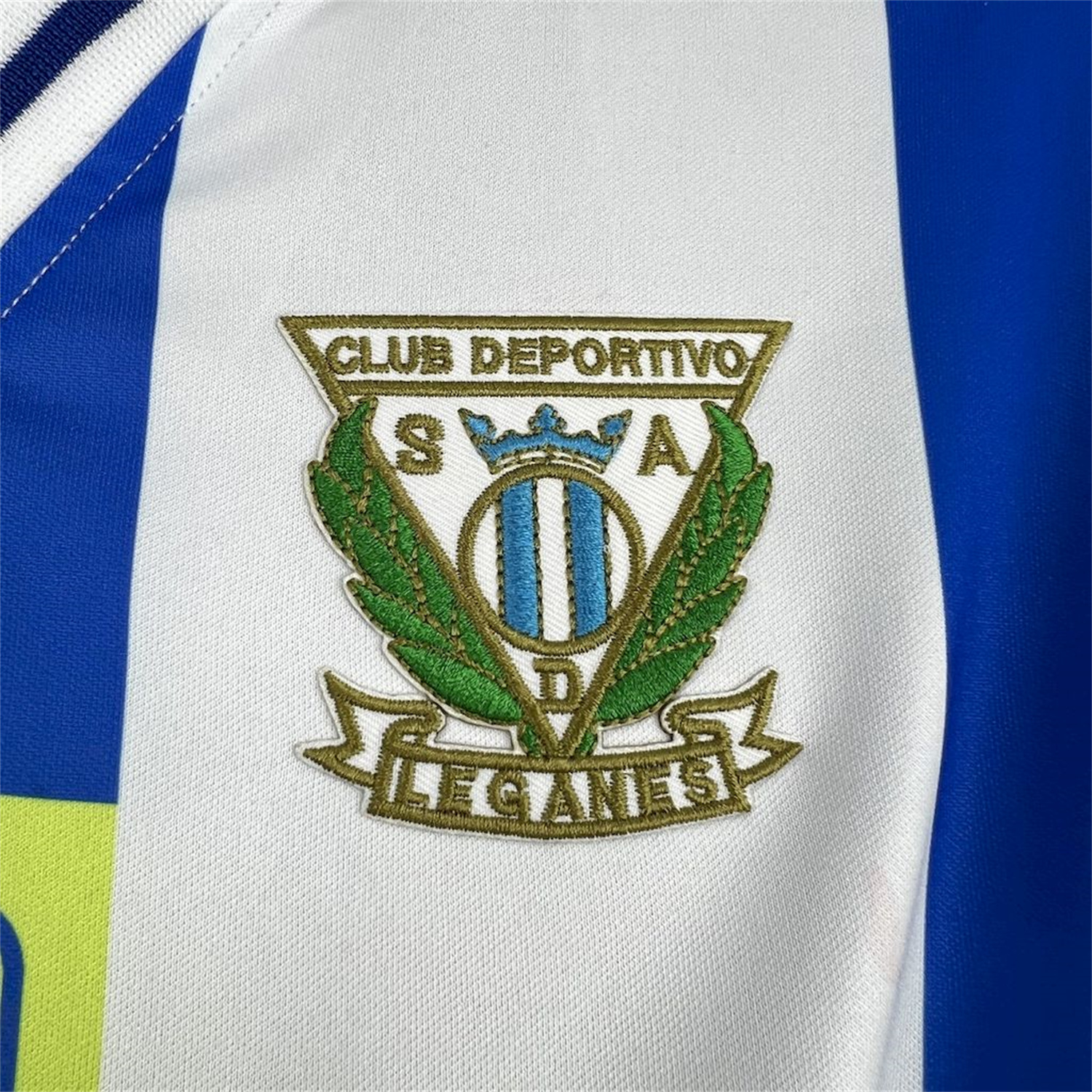 AlphaJersey-Retro CD Leganés 1998-00 Home Jersey
