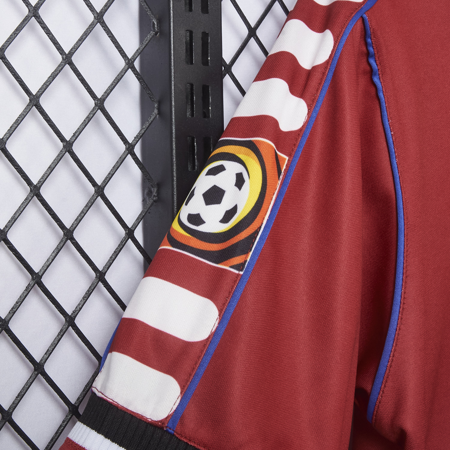 AlphaJersey-Retro Hamburger SV 1999-00 Third Red Jersey