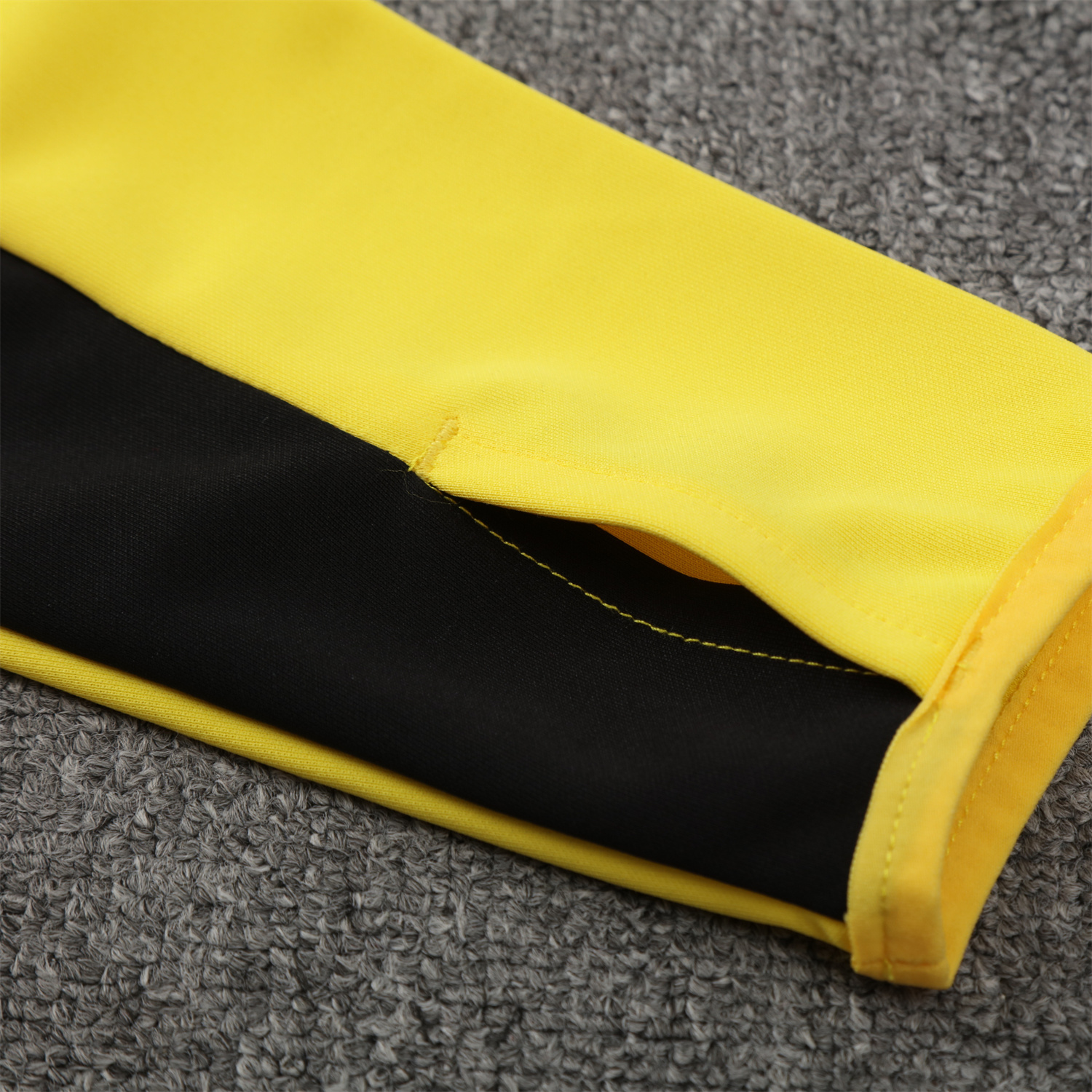AlphaJersey-Atletico Mineiro 25-26 Long Sleeve Training Set - Yellow Top & Black Pants