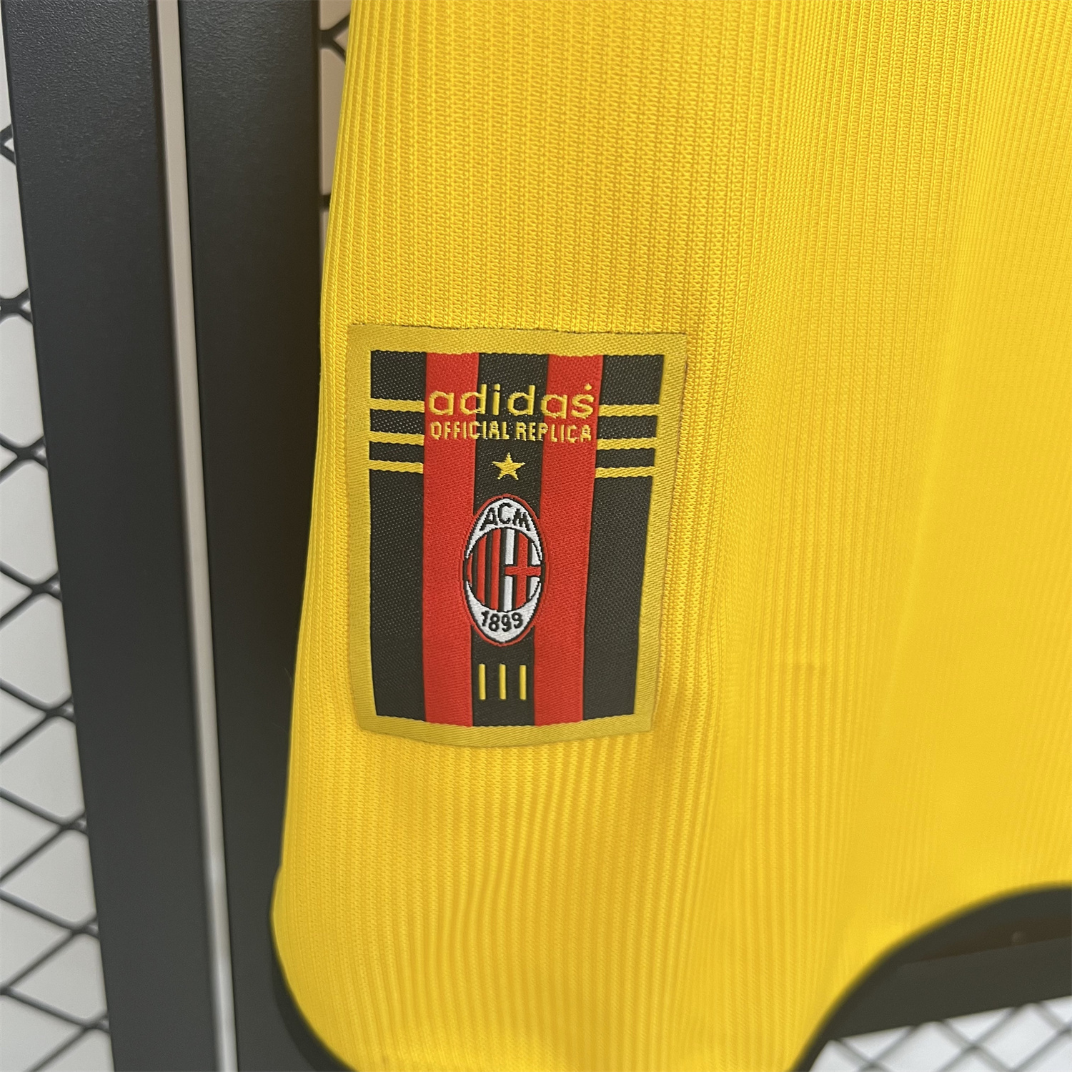 AlphaJersey-Retro AC Milan 1999-00 Fourth Jersey