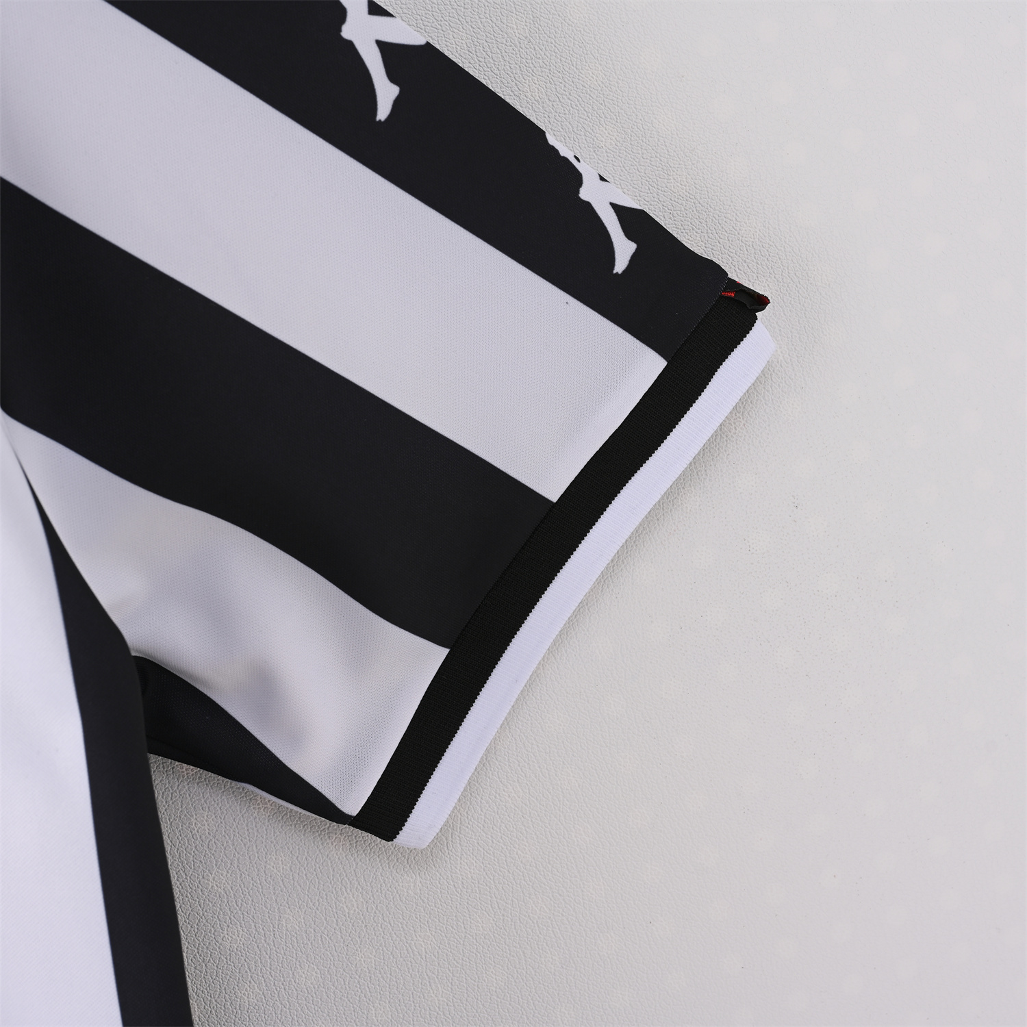AlphaJersey-Retro Juventus 1999-00 Home Jersey