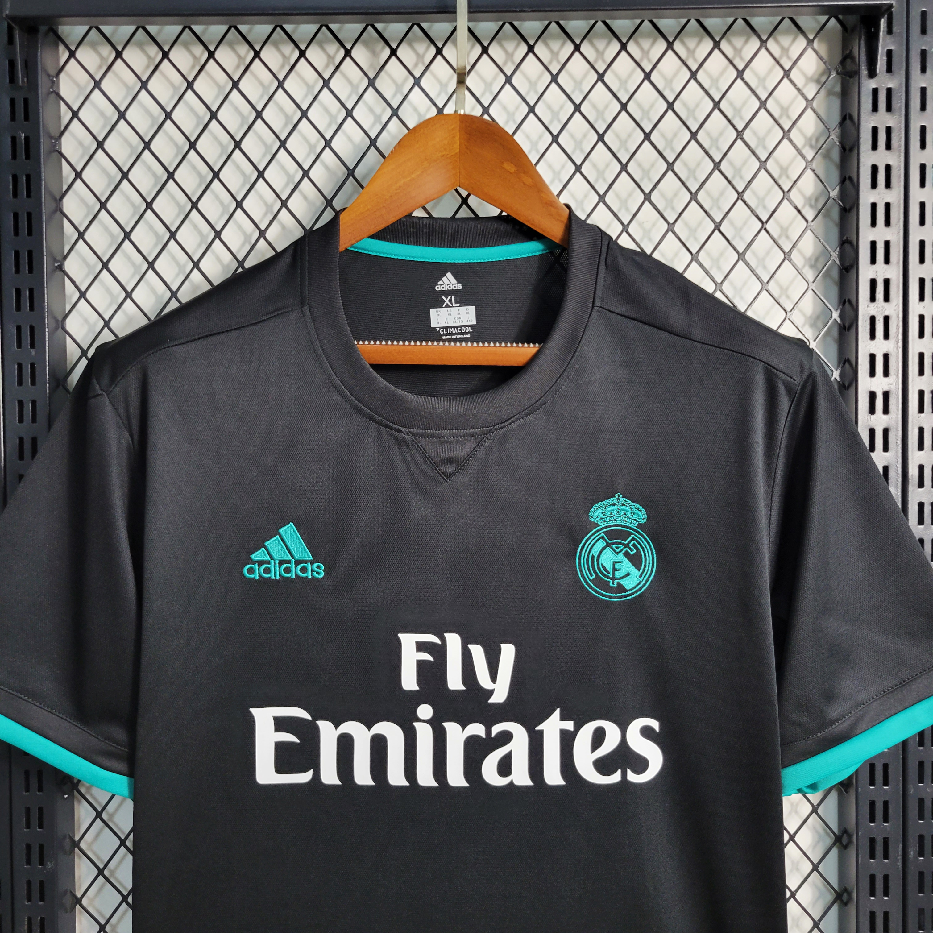 AlphaJersey-Retro Real Madrid 17-18 Away Stadium Jersey