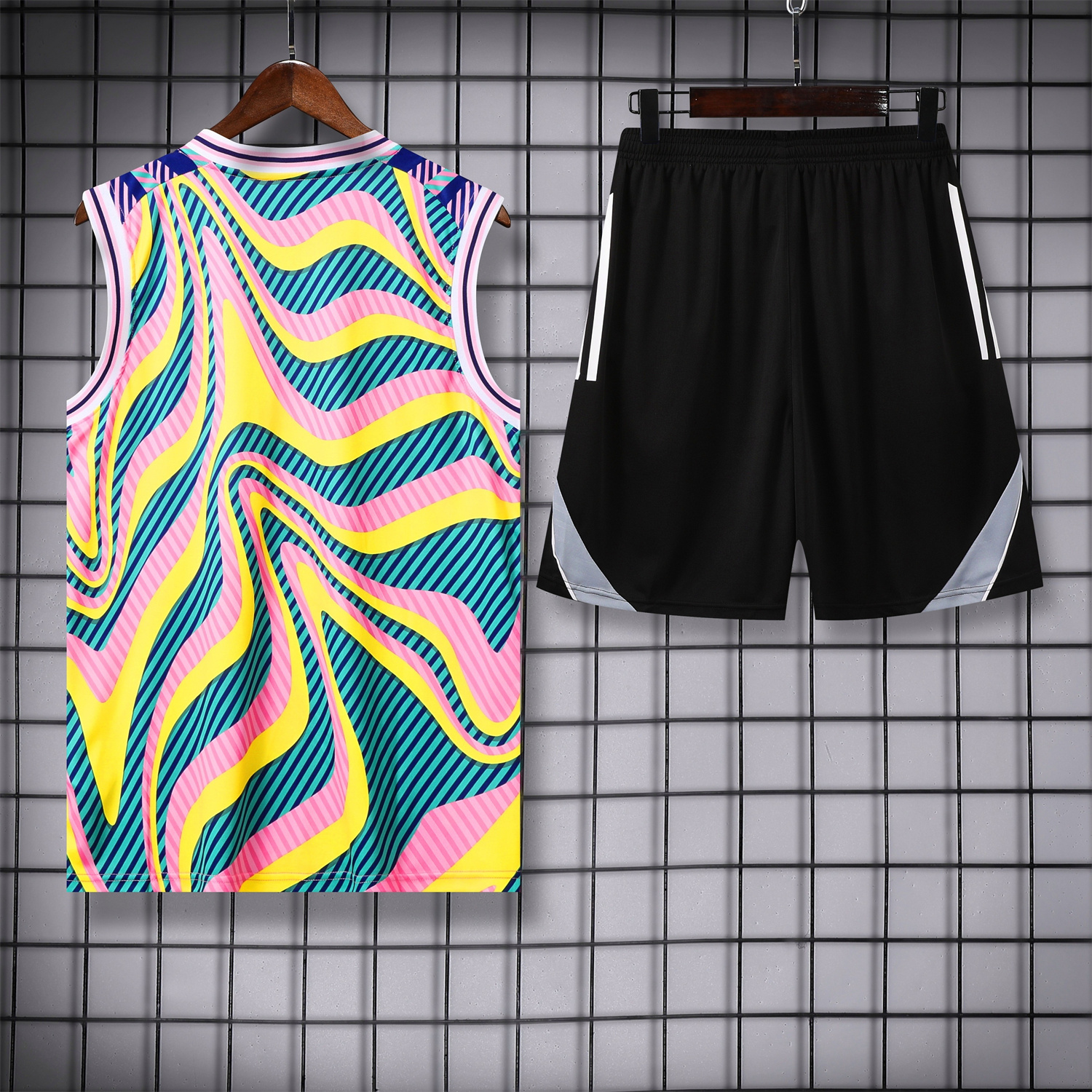 AlphaJersey-Real Madrid 25-26 Vest Training Set - Colorful Vest & Black Shorts