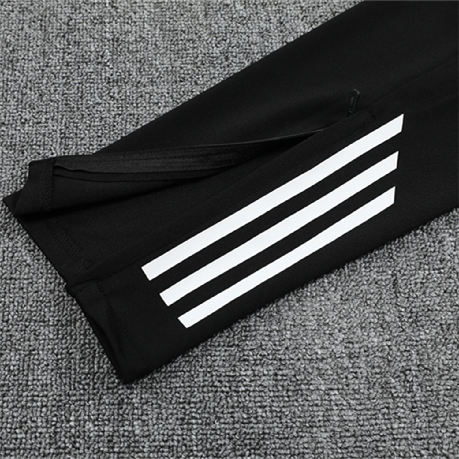 AlphaJersey-Manchester United 25-26 Long Sleeves Training Set - Purple Top & Black Pants