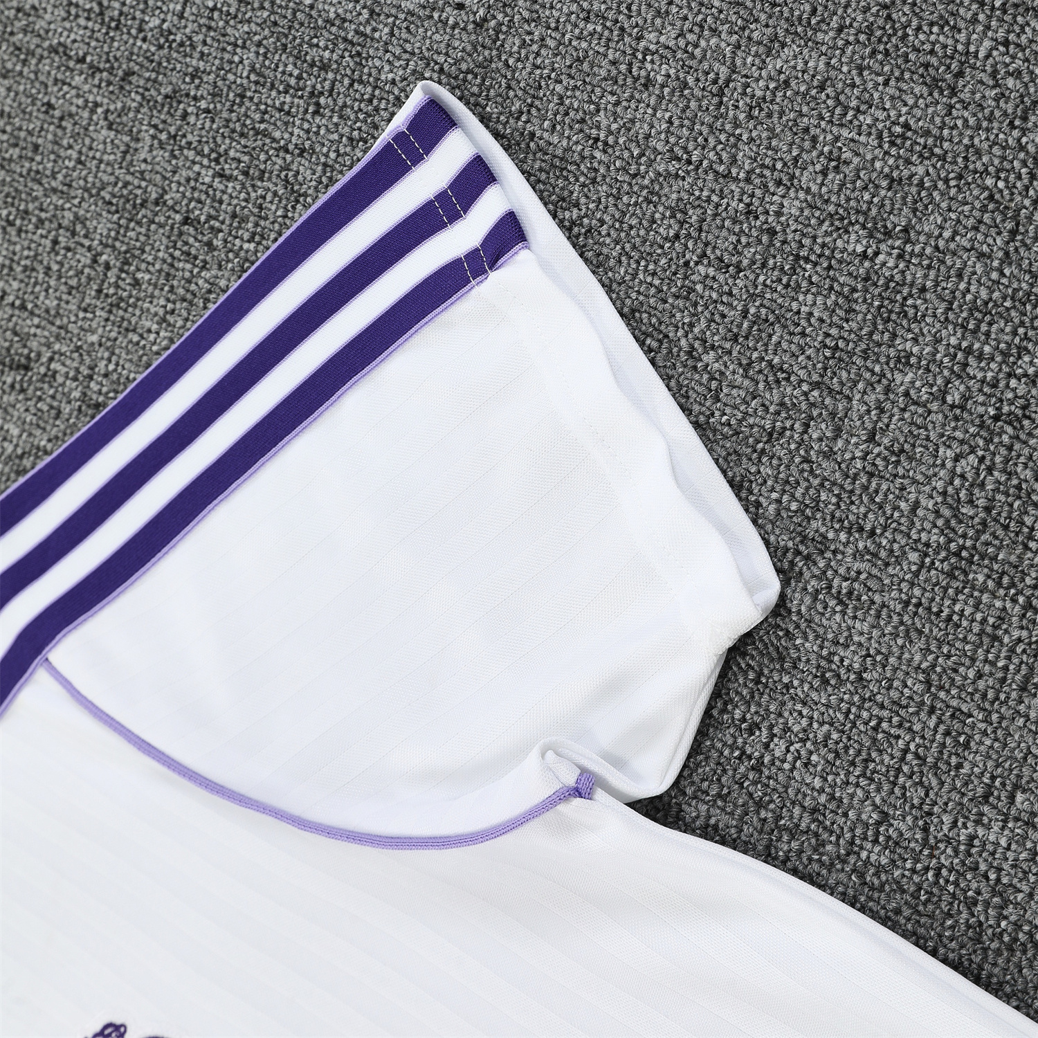 AlphaJersey-Real Madrid 25-26 Short-Sleeve Training Set - Purple And White Top & Purple Shorts