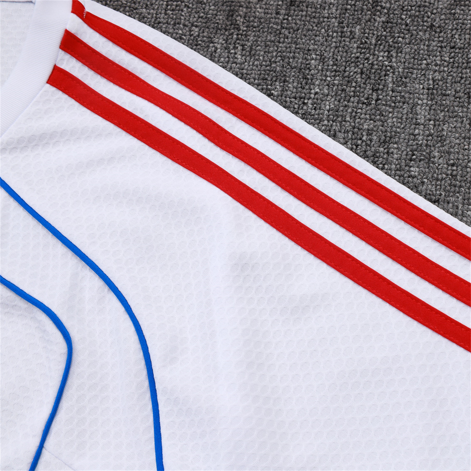AlphaJersey-Bayern Munich 25-26 Short-Sleeve Training Set - White Throwback Top & Grey Shorts